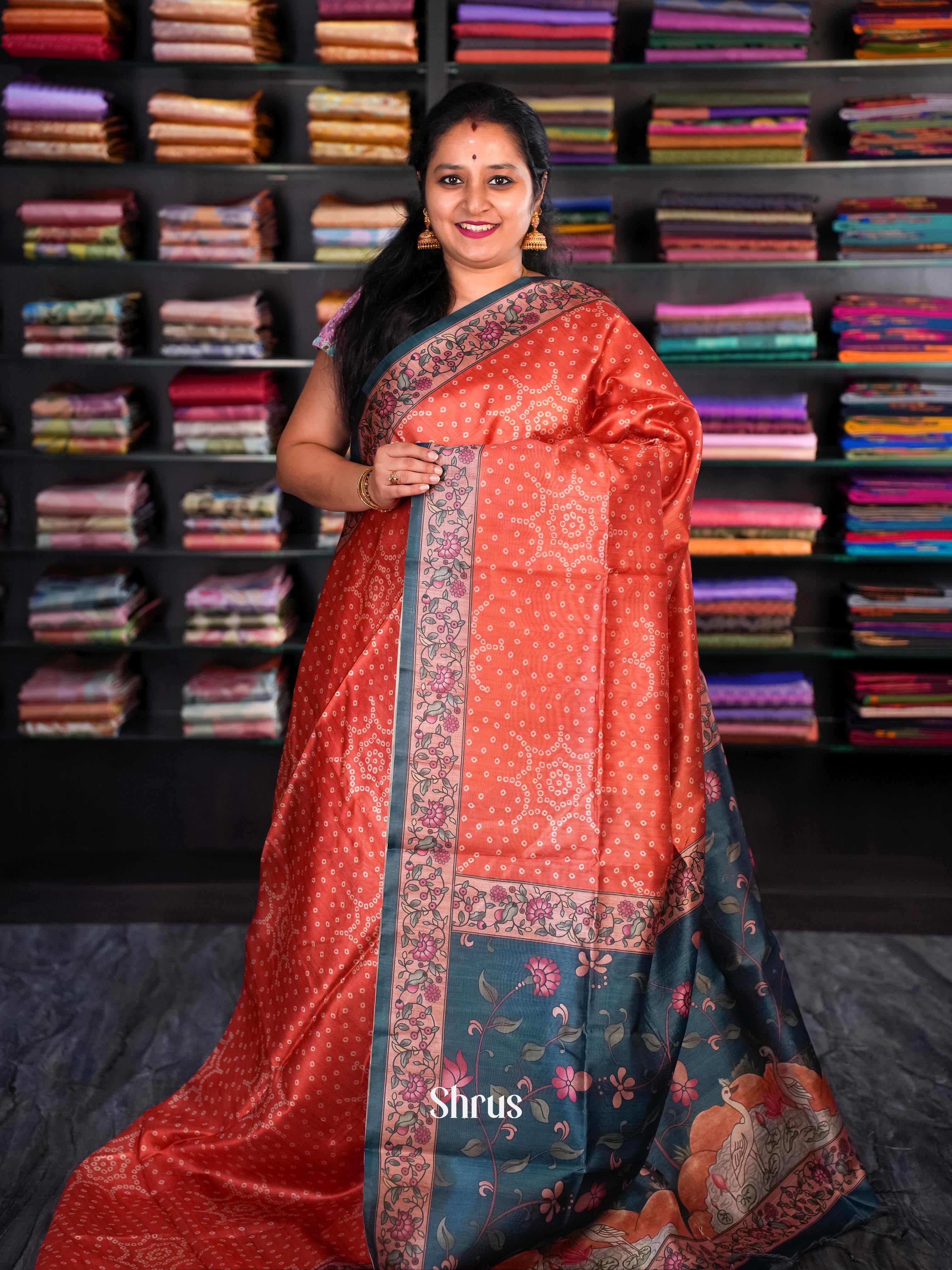 Red & Green - Champa semi tussar - Shop on Shrus.com