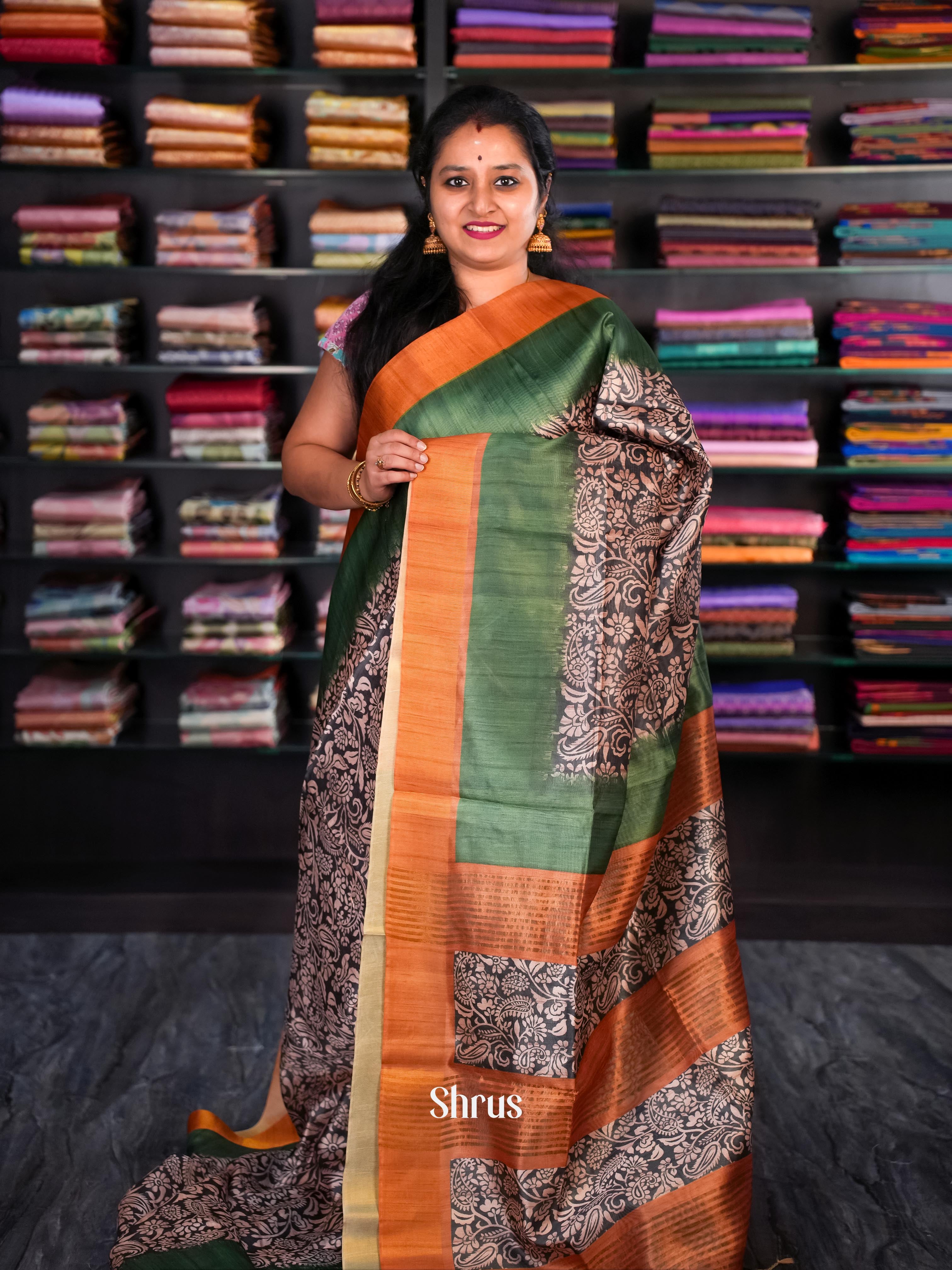 Black & Green - Champa semi tussarc - Shop on Shrus.com