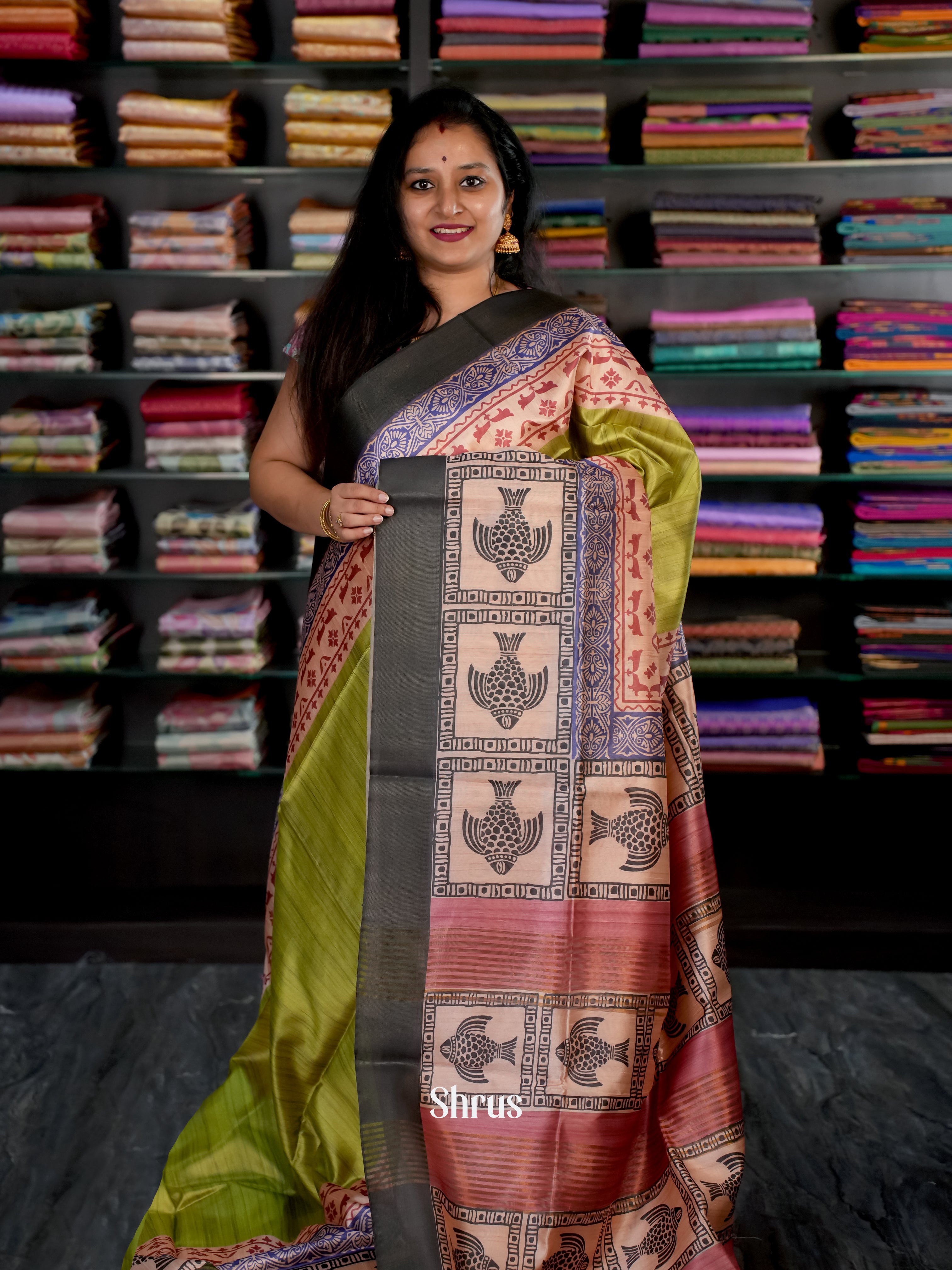 Green & Red - Champa semi tussar - Shop on Shrus.com