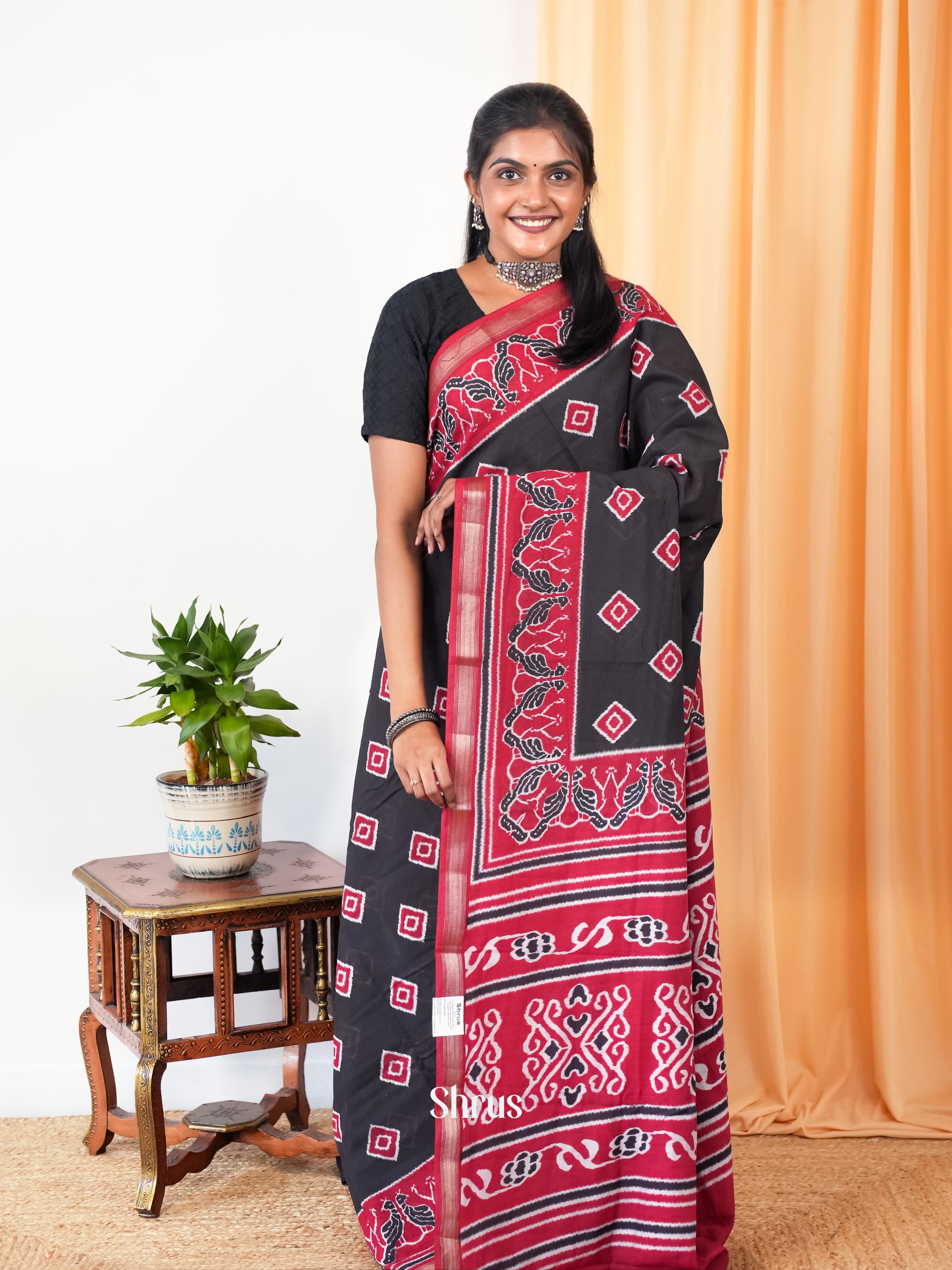 Black & Red - Art Modal Saree - Shop on Shrus.com
