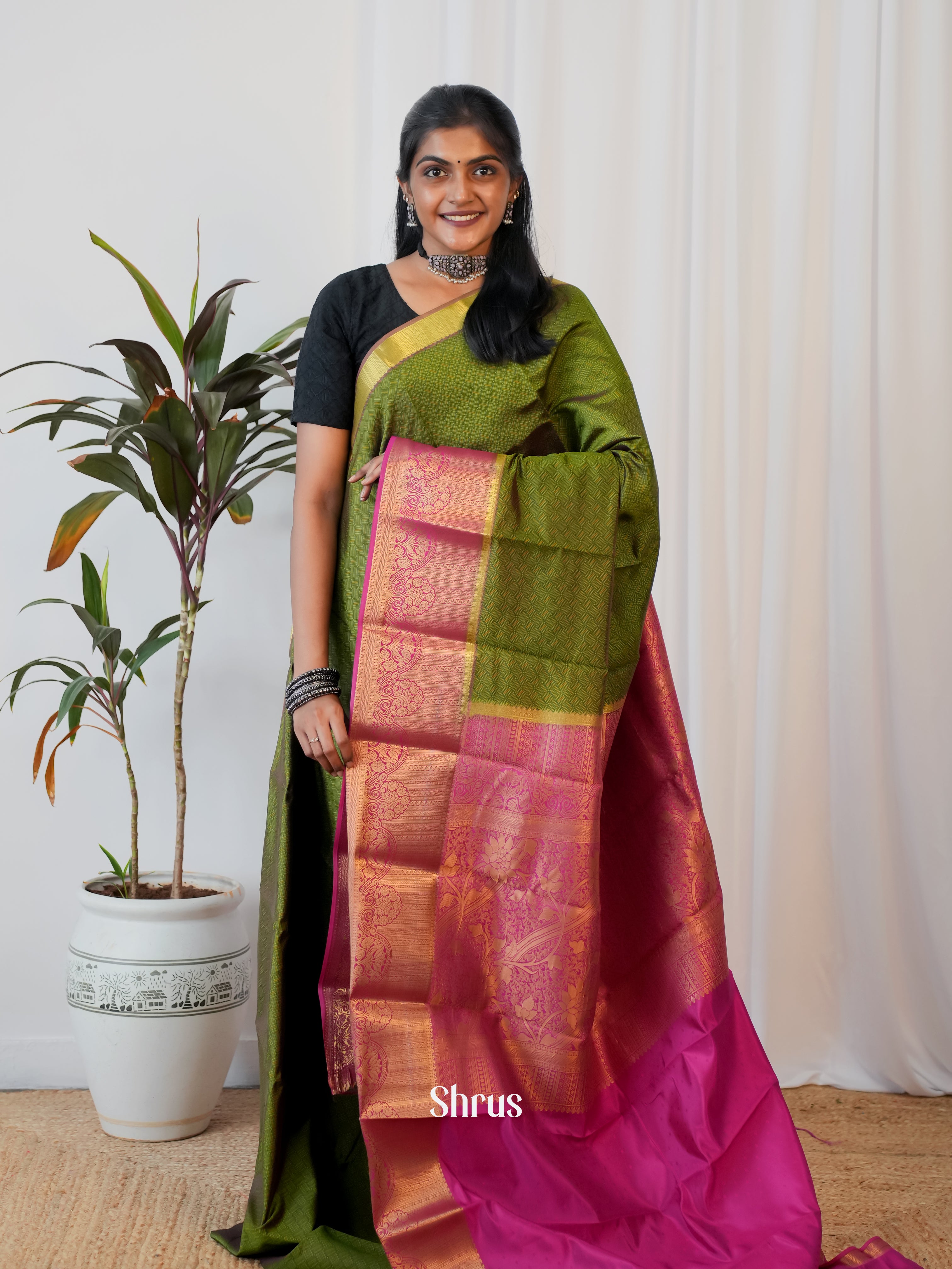 Green & Majenta - Printed Silk Saree - Shop on Shrus.com