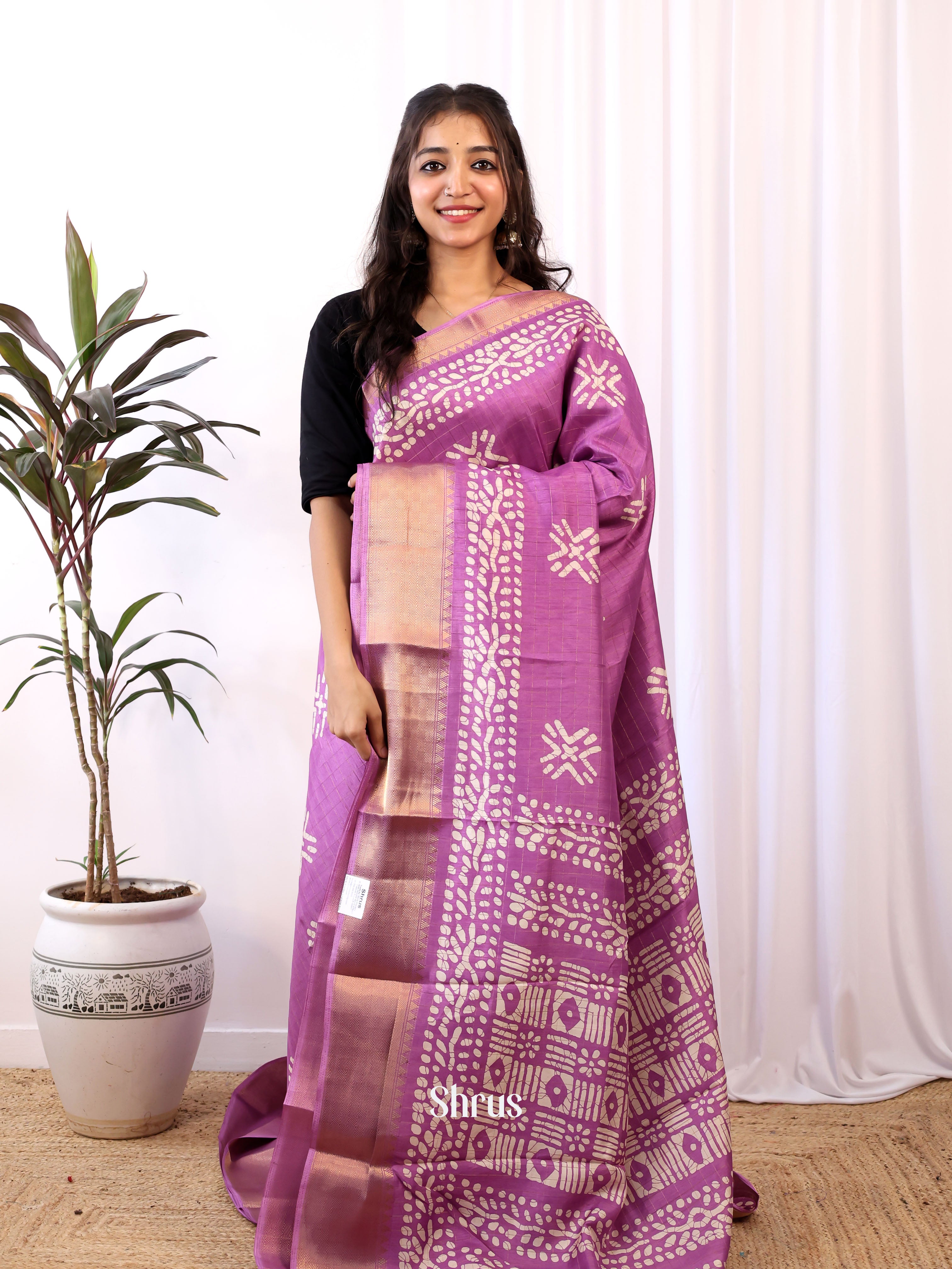 CIS20241 - Semi Crepe Saree - Shop on Shrus.com