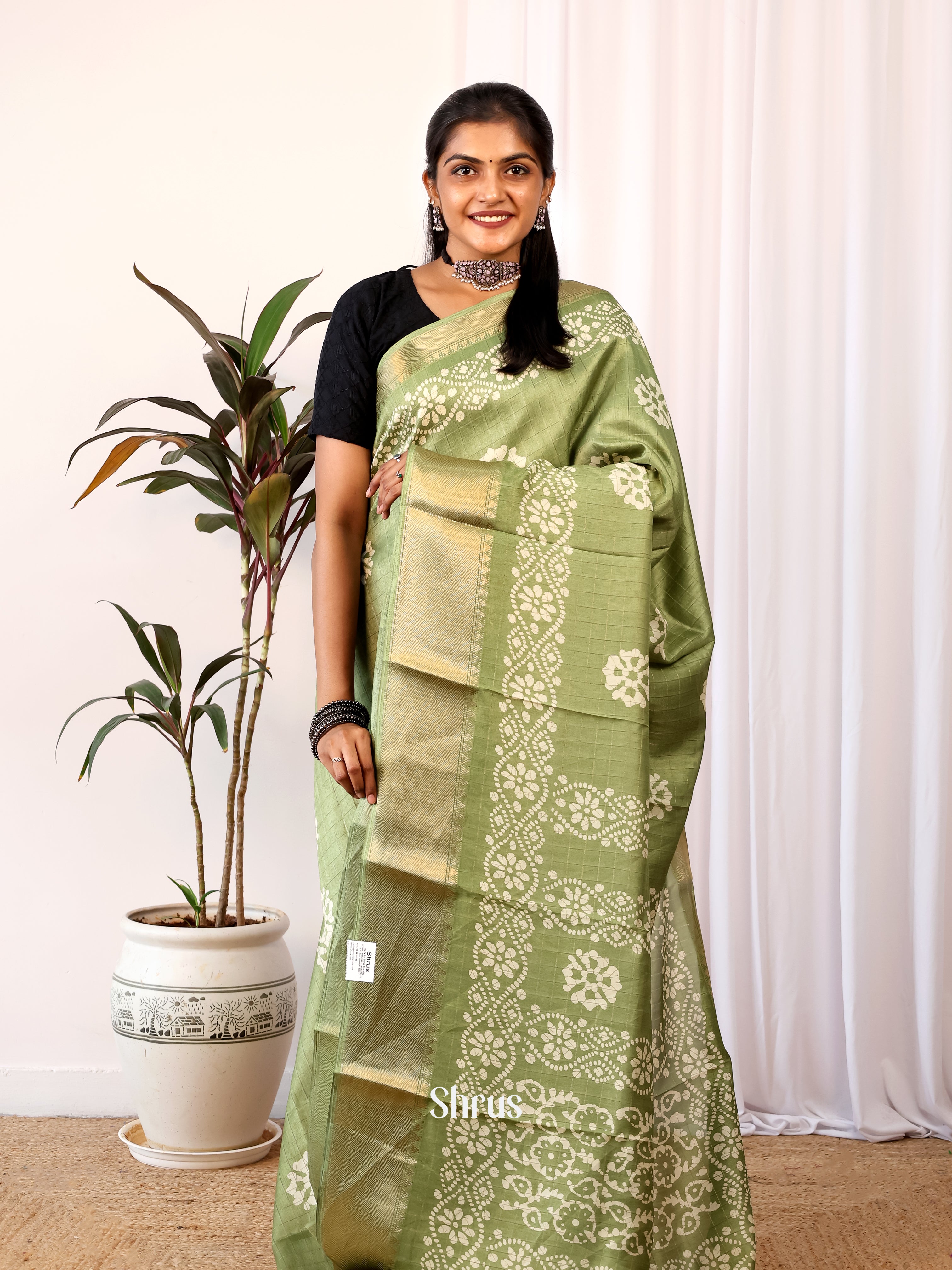green - Semi Crepe Saree - Shop on Shrus.com