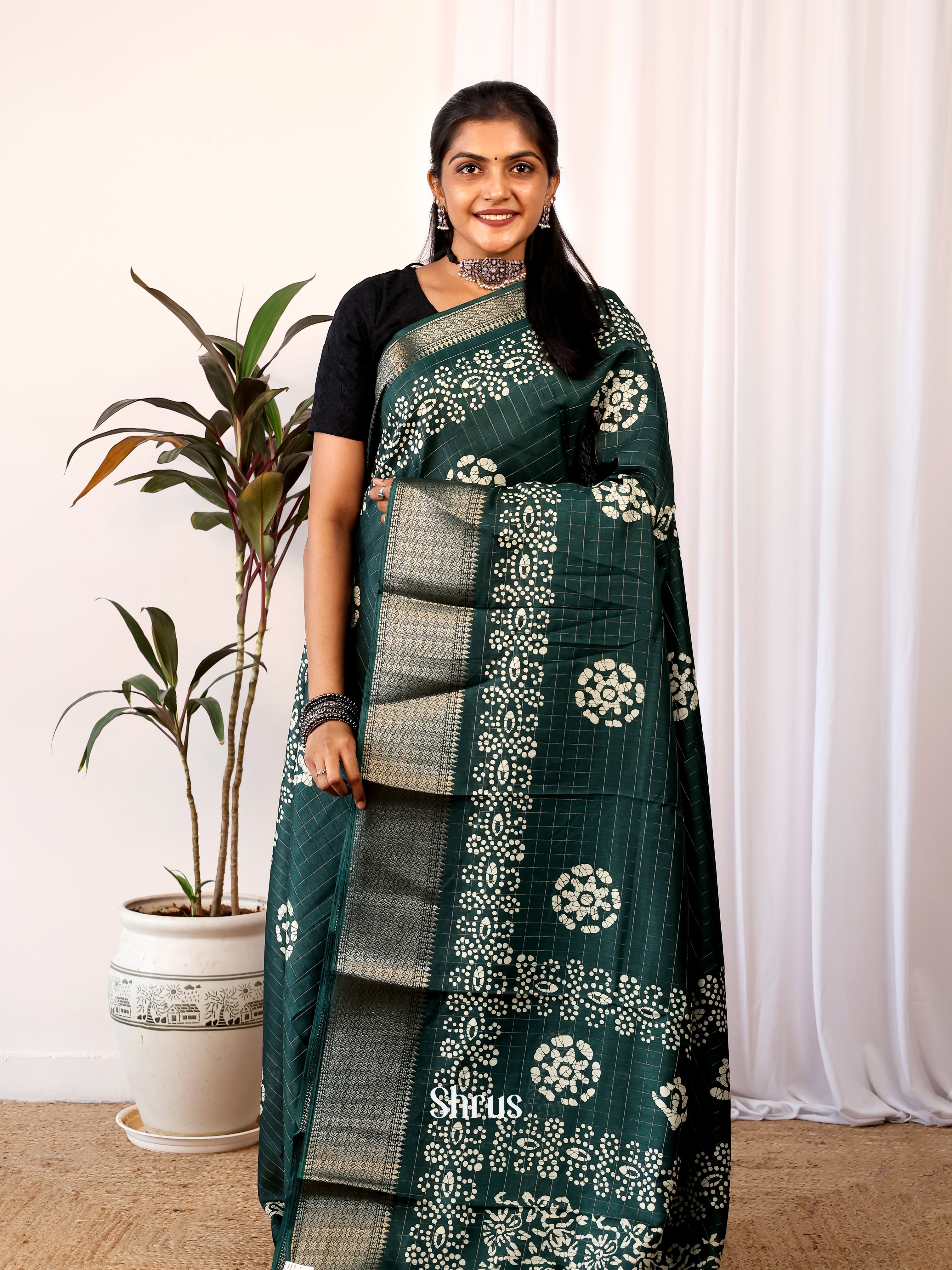 Green - Semi Crepe Saree - Shop on Shrus.com