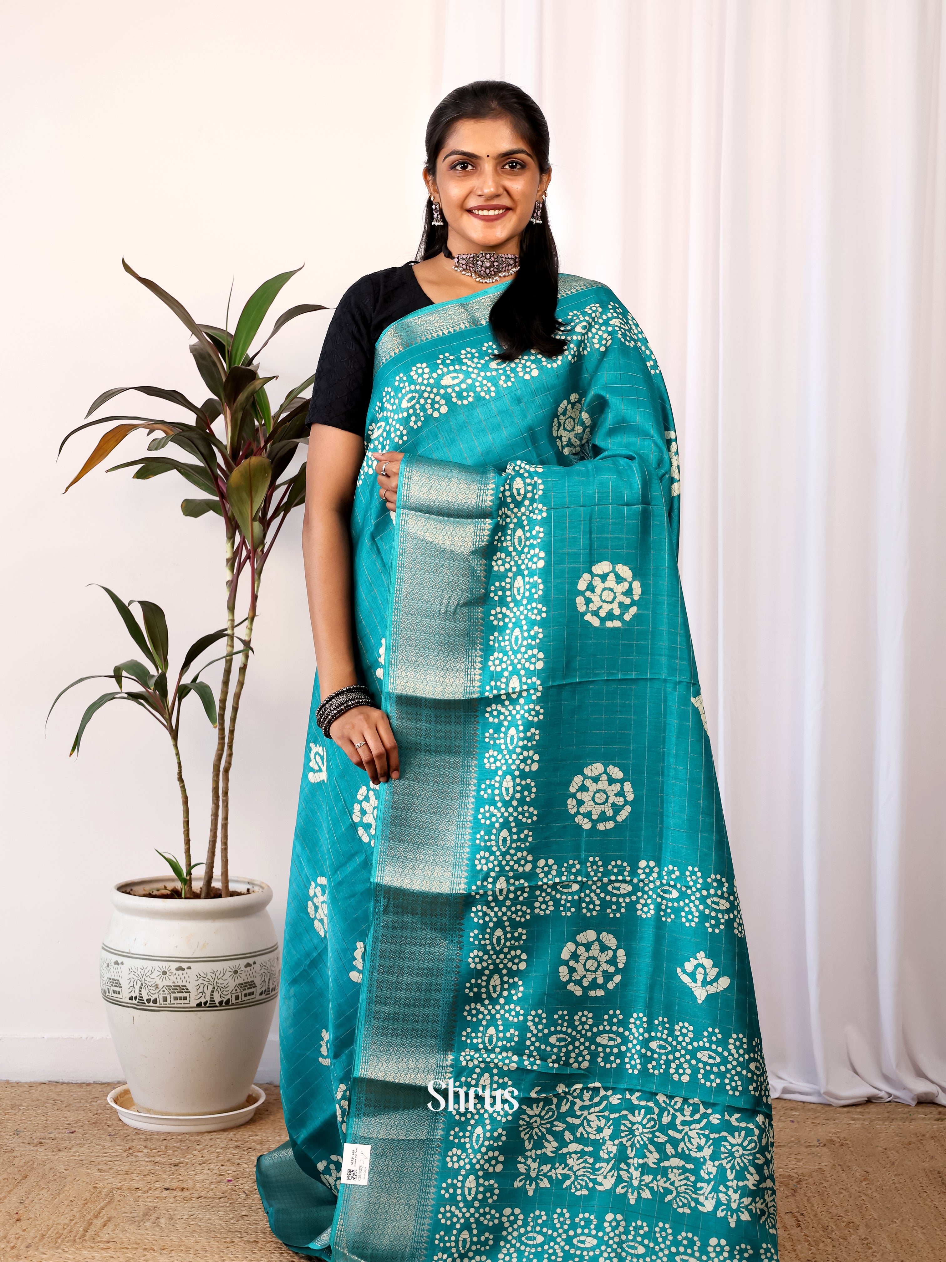 Green - Semi Crepe Saree - Shop on Shrus.com