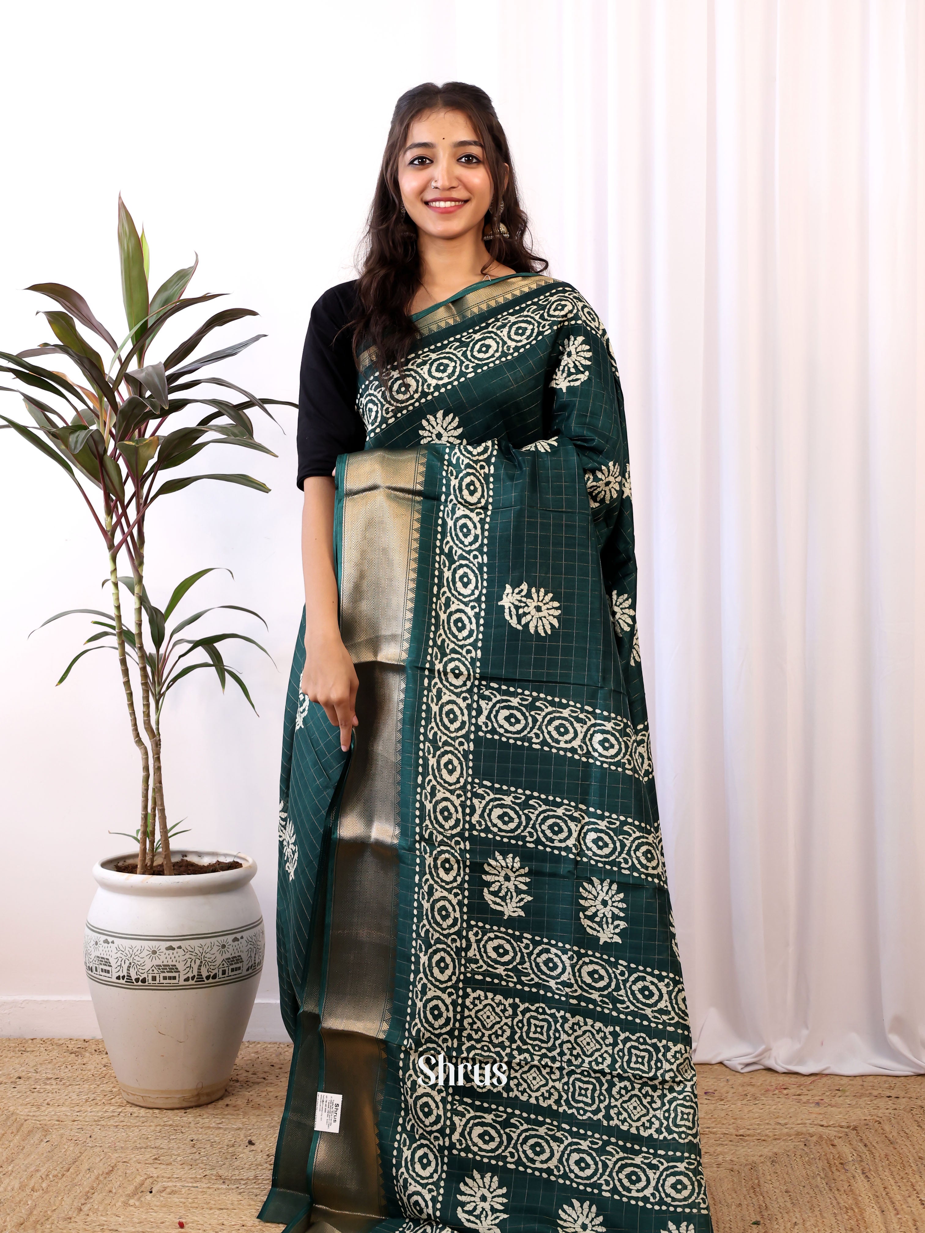 Green - Semi Crepe Saree - Shop on Shrus.com