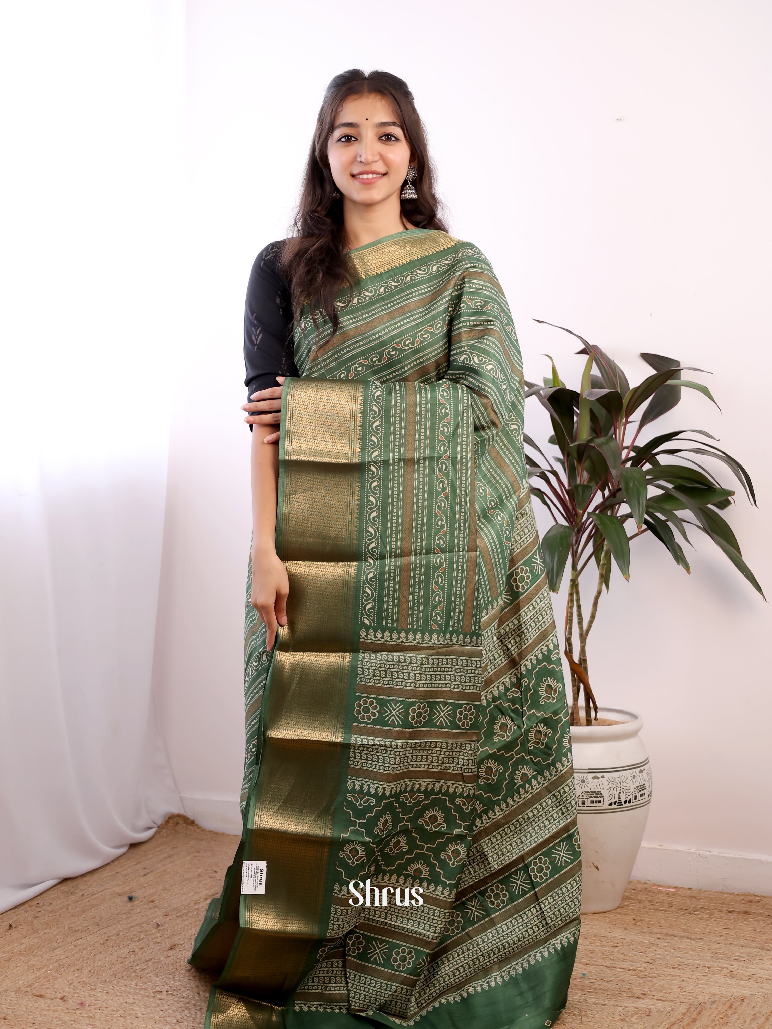 CIS20348 - Semi Crepe Saree - Shop on Shrus.com