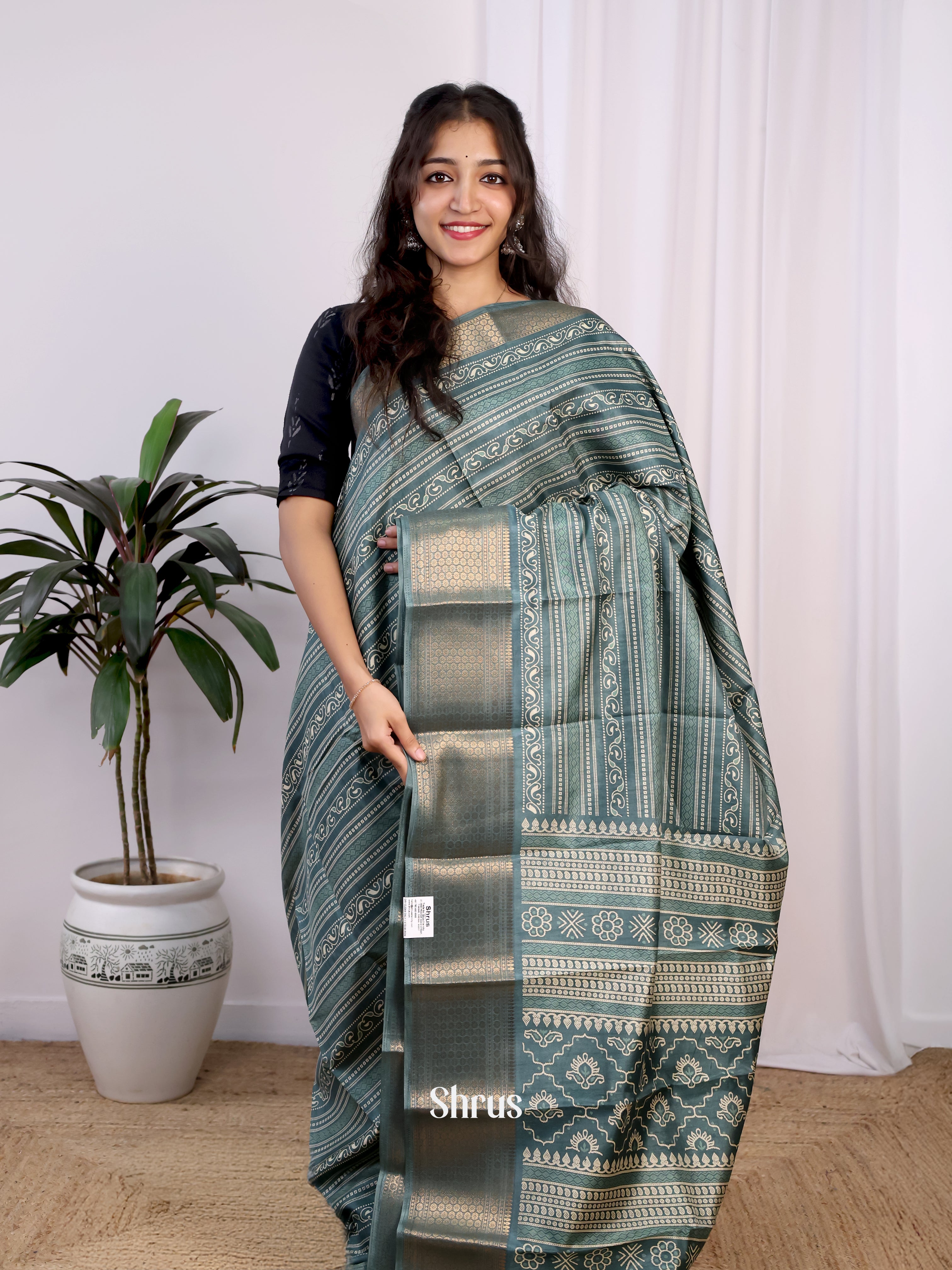 Grey - Semi Crepe Saree - Shop on Shrus.com