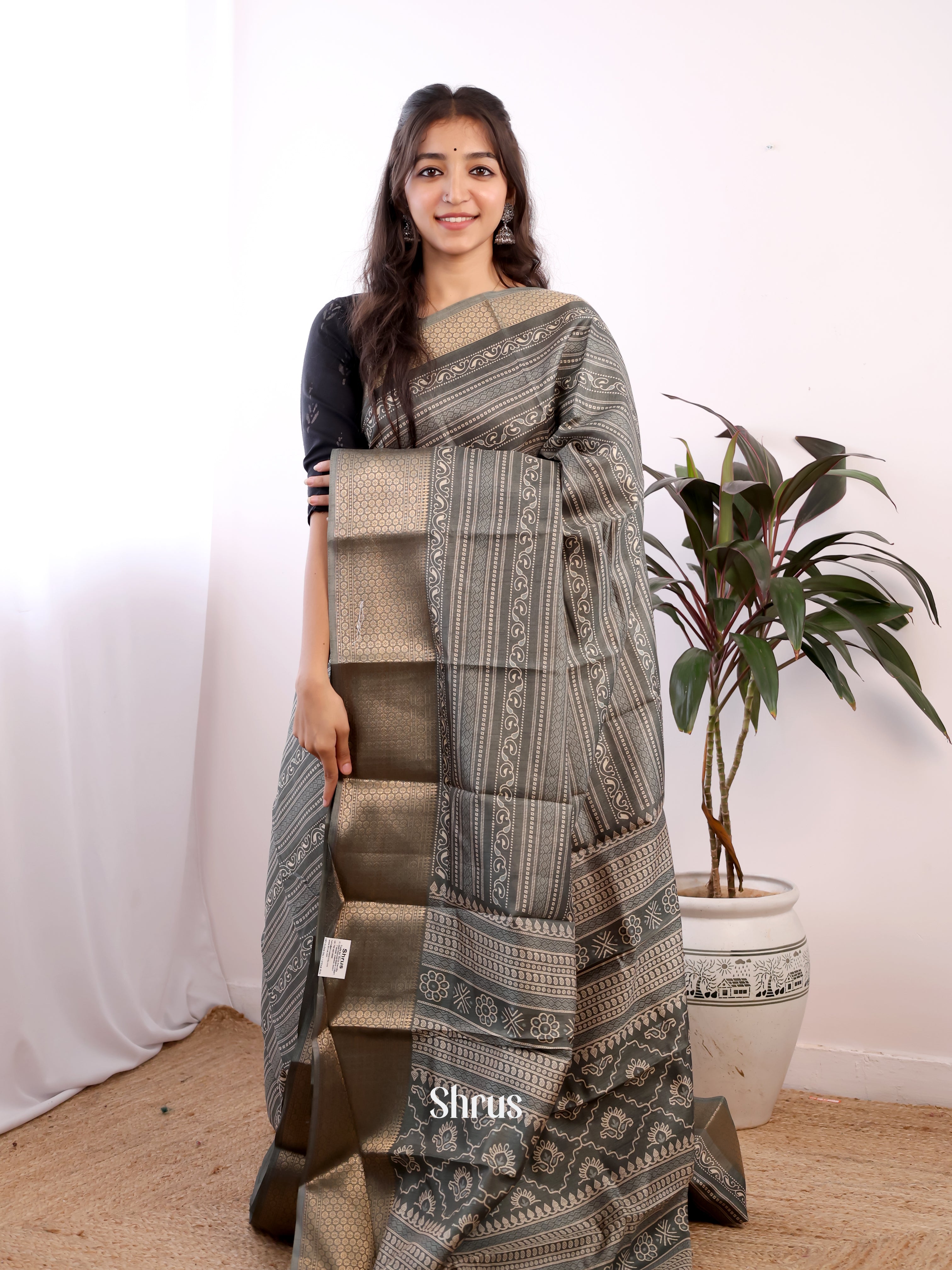 CIS20381 - Semi Crepe Saree - Shop on Shrus.com