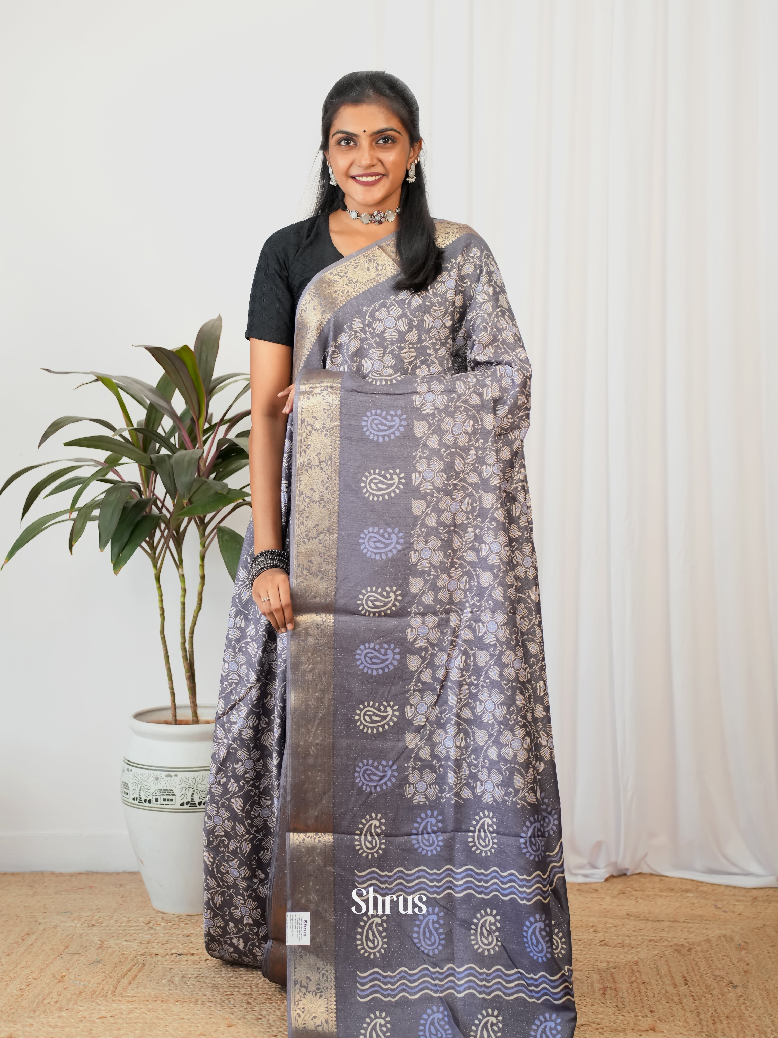 Grey - Semi Crepe Saree - Shop on Shrus.com