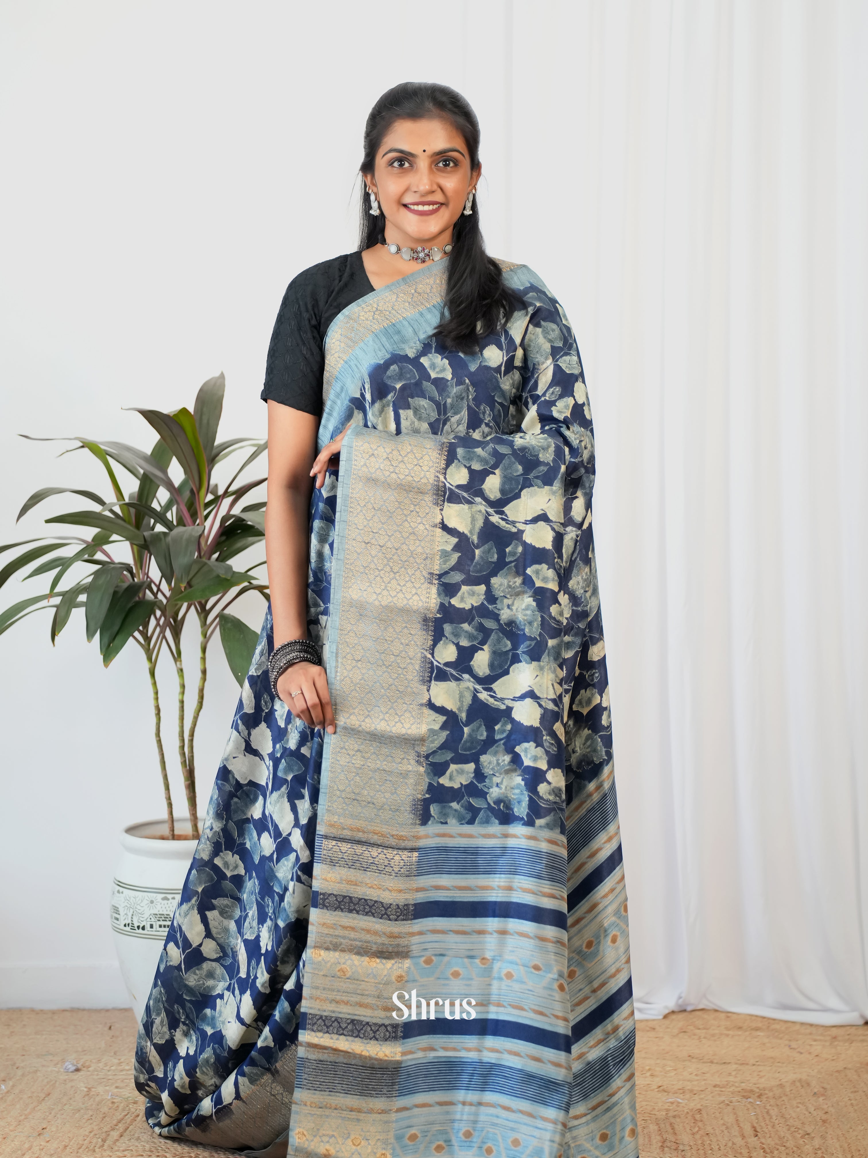 Blue & Greyish blue - Semi Crepe Saree - Shop on Shrus.com