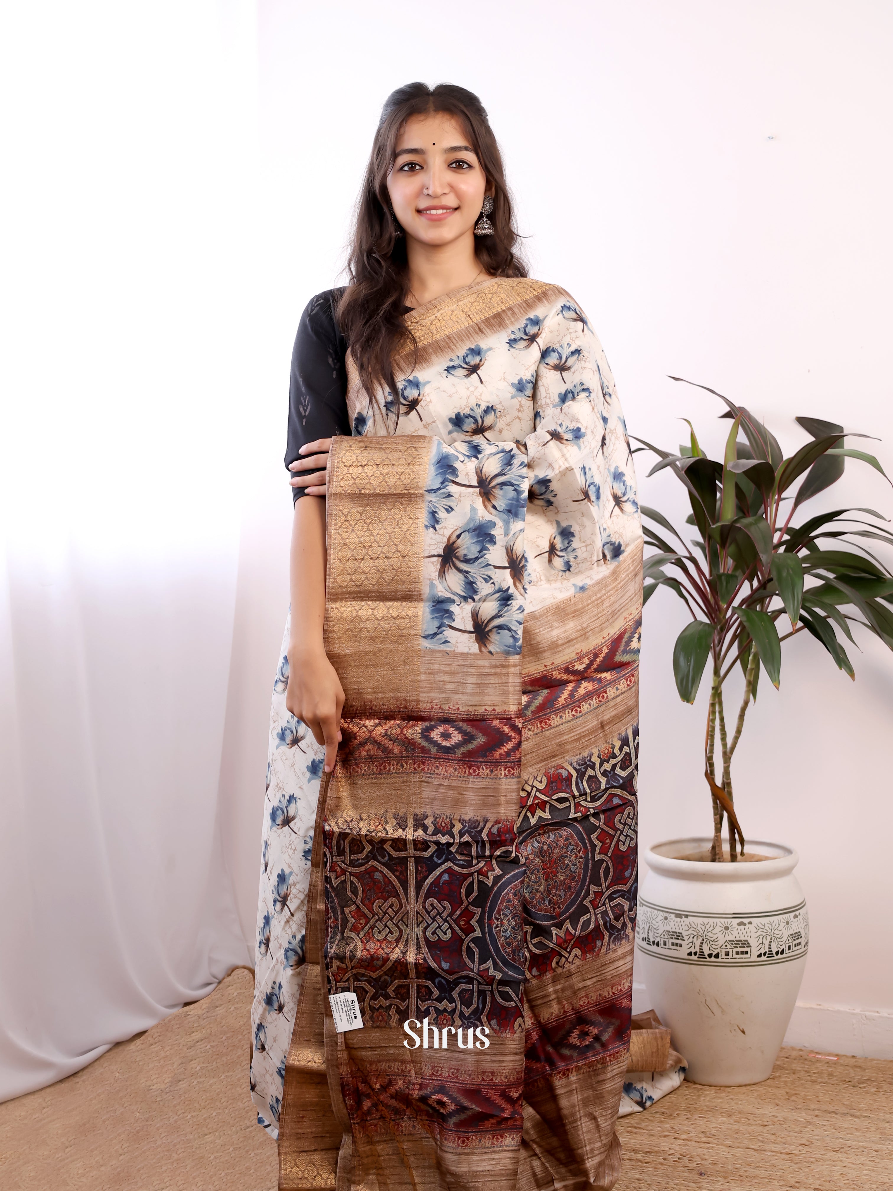 CIS20477 - Semi Crepe Saree - Shop on Shrus.com