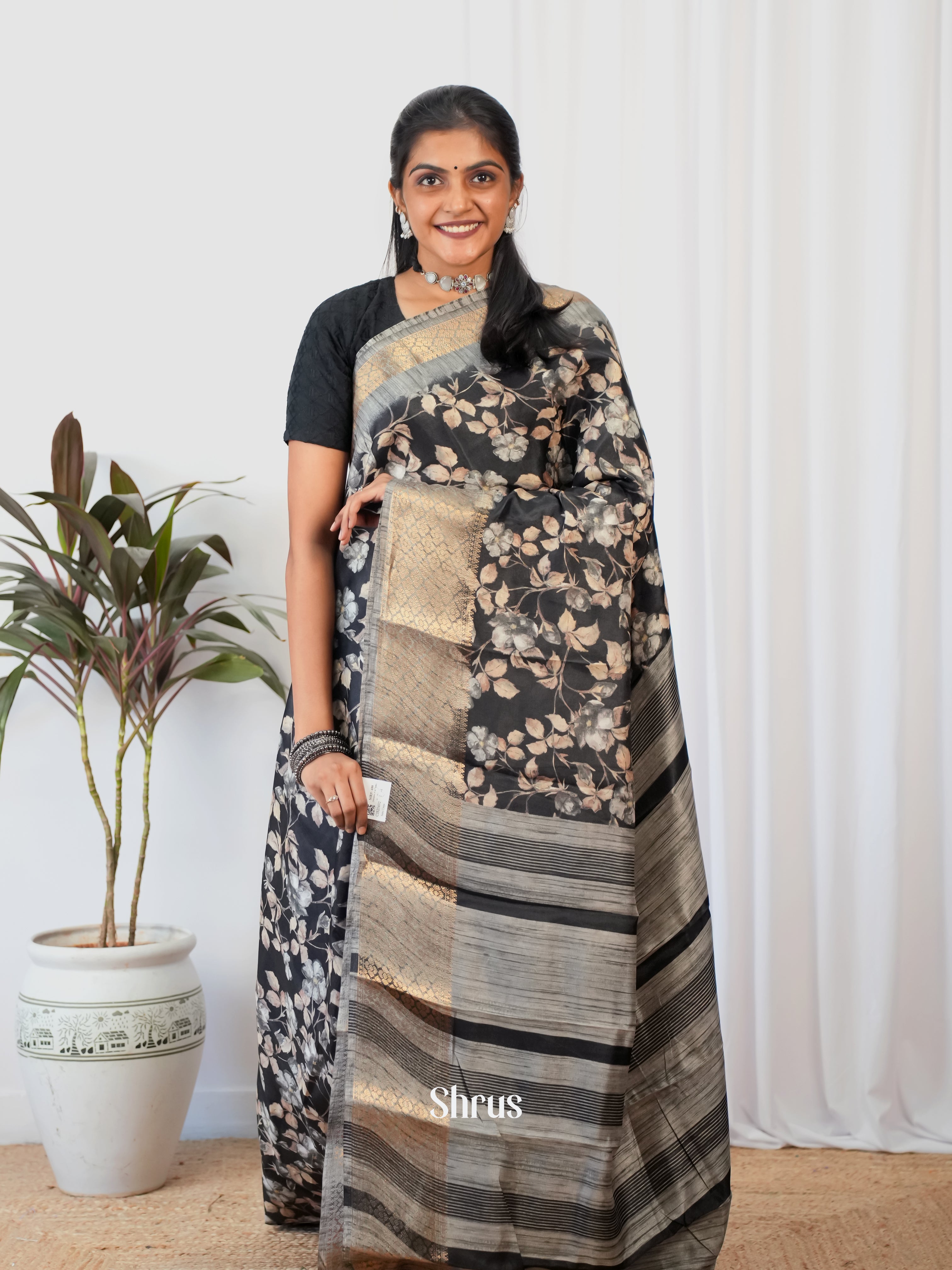 Black & Grey - Semi Crepe Saree - Shop on Shrus.com