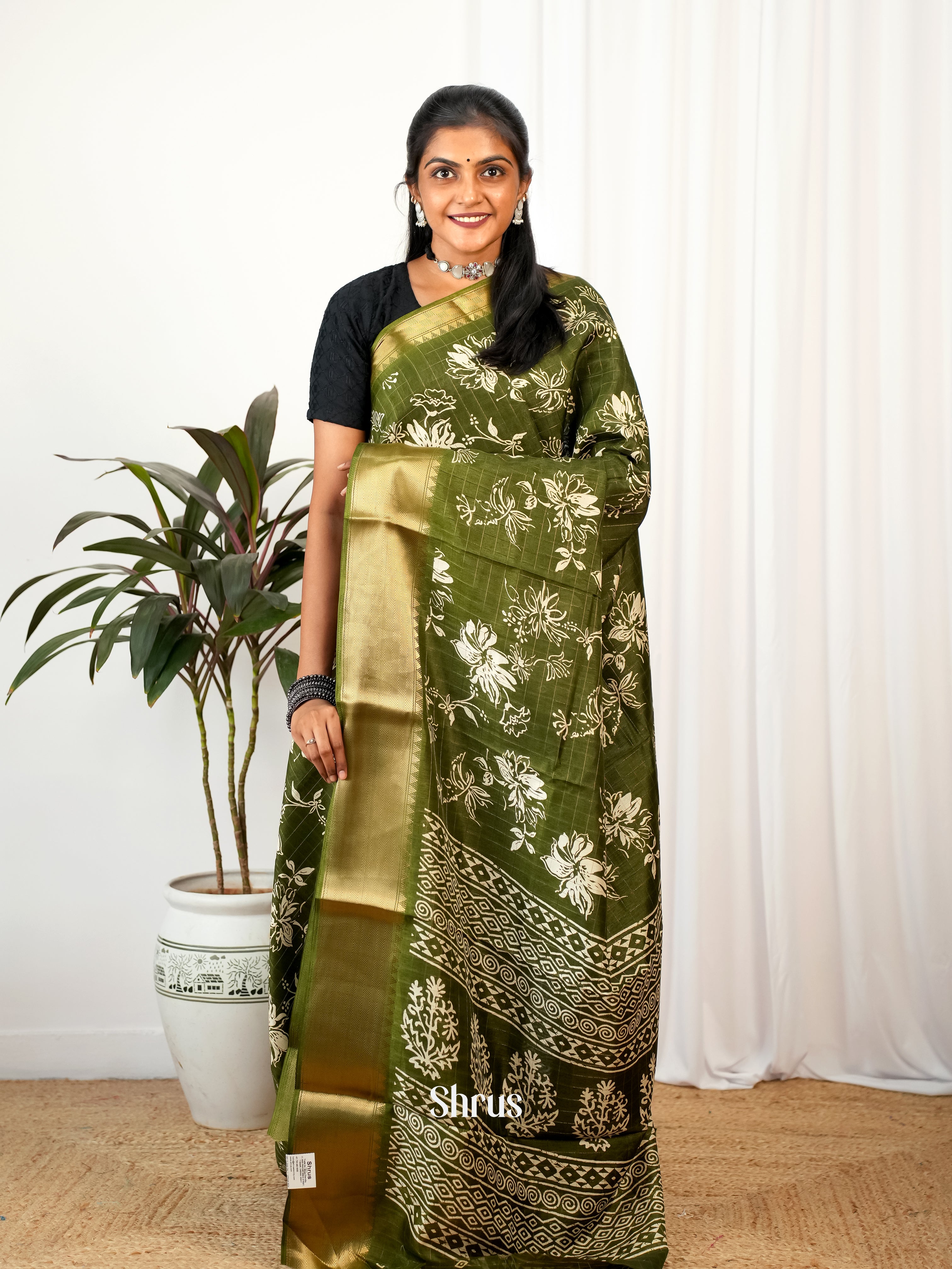 Green - Semi Crepe Saree - Shop on Shrus.com
