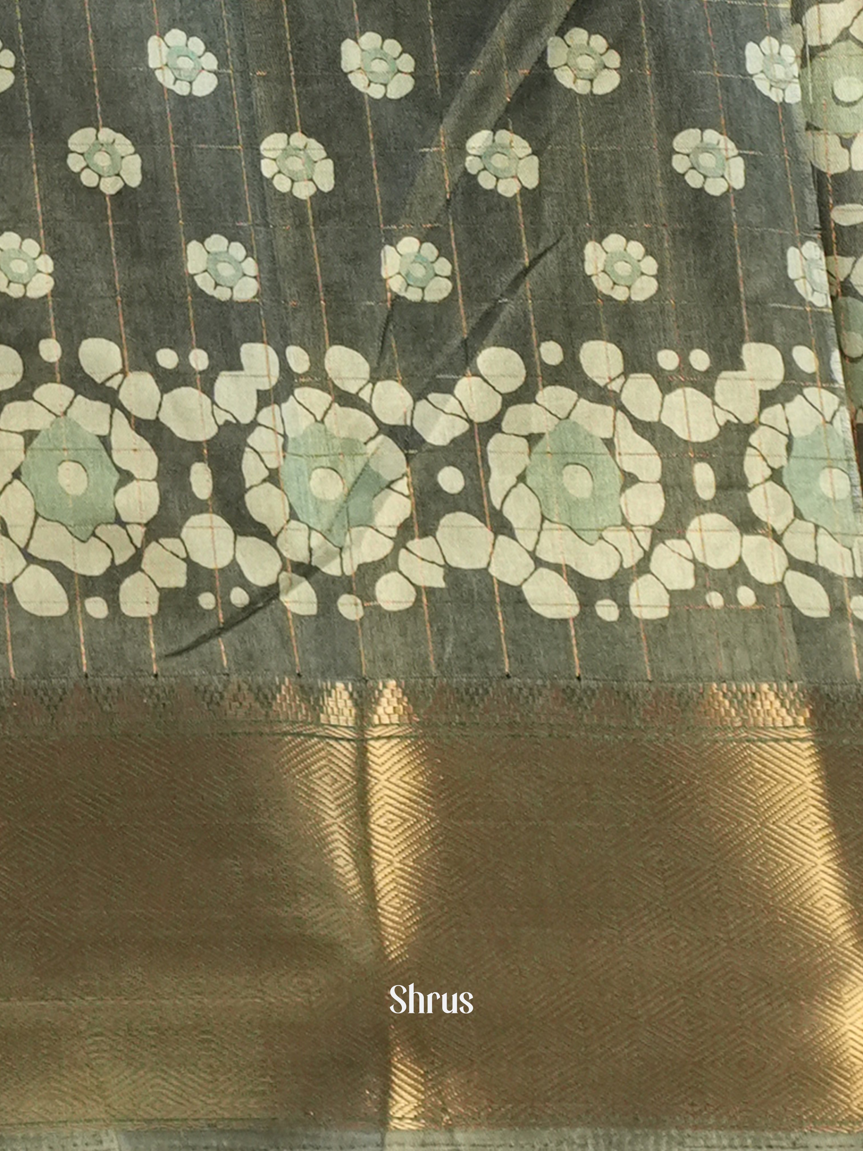 Grey- Semi Crepe Saree - Shop on Shrus.com
