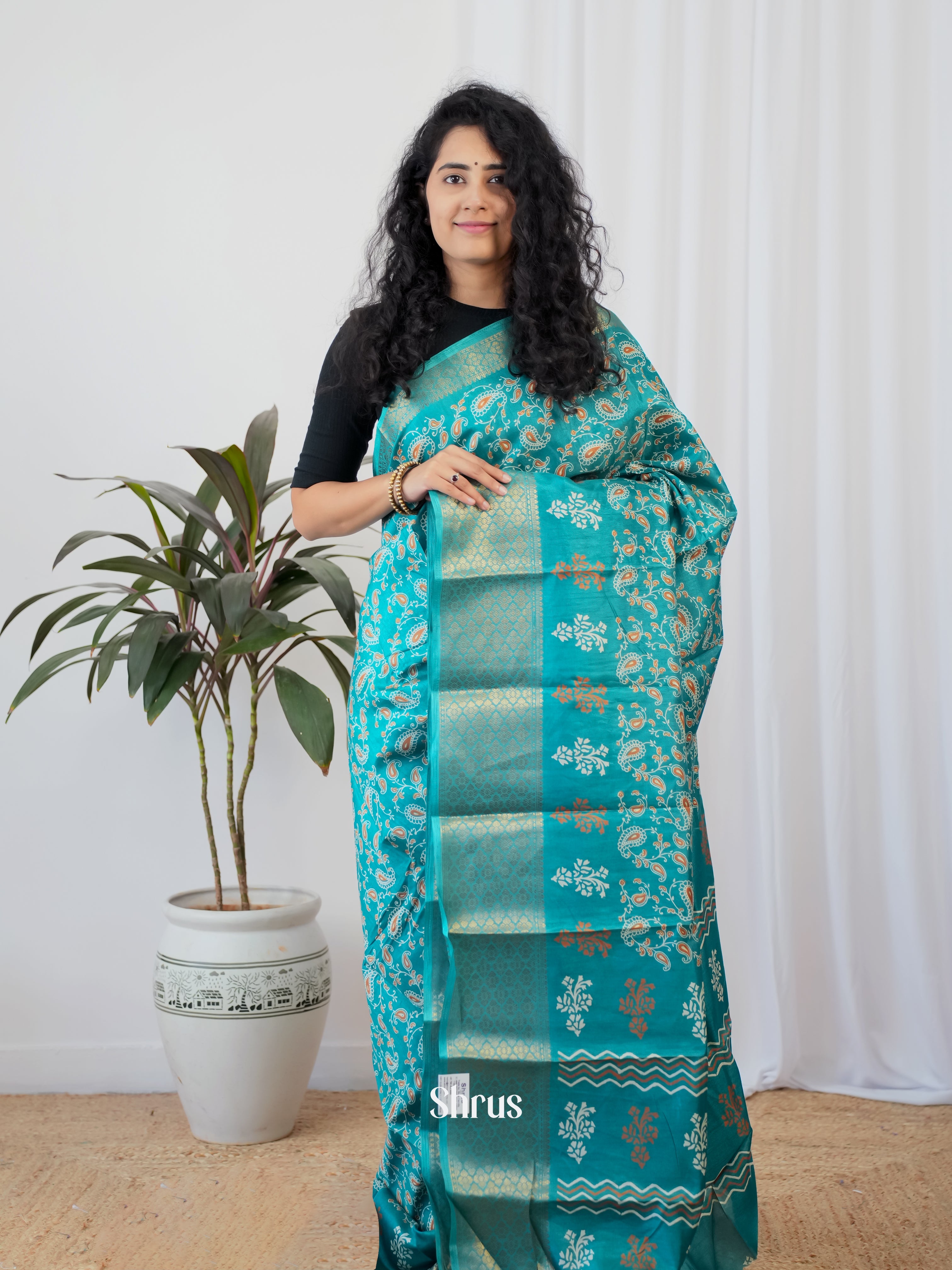 Green - Semi Crepe Saree - Shop on Shrus.com