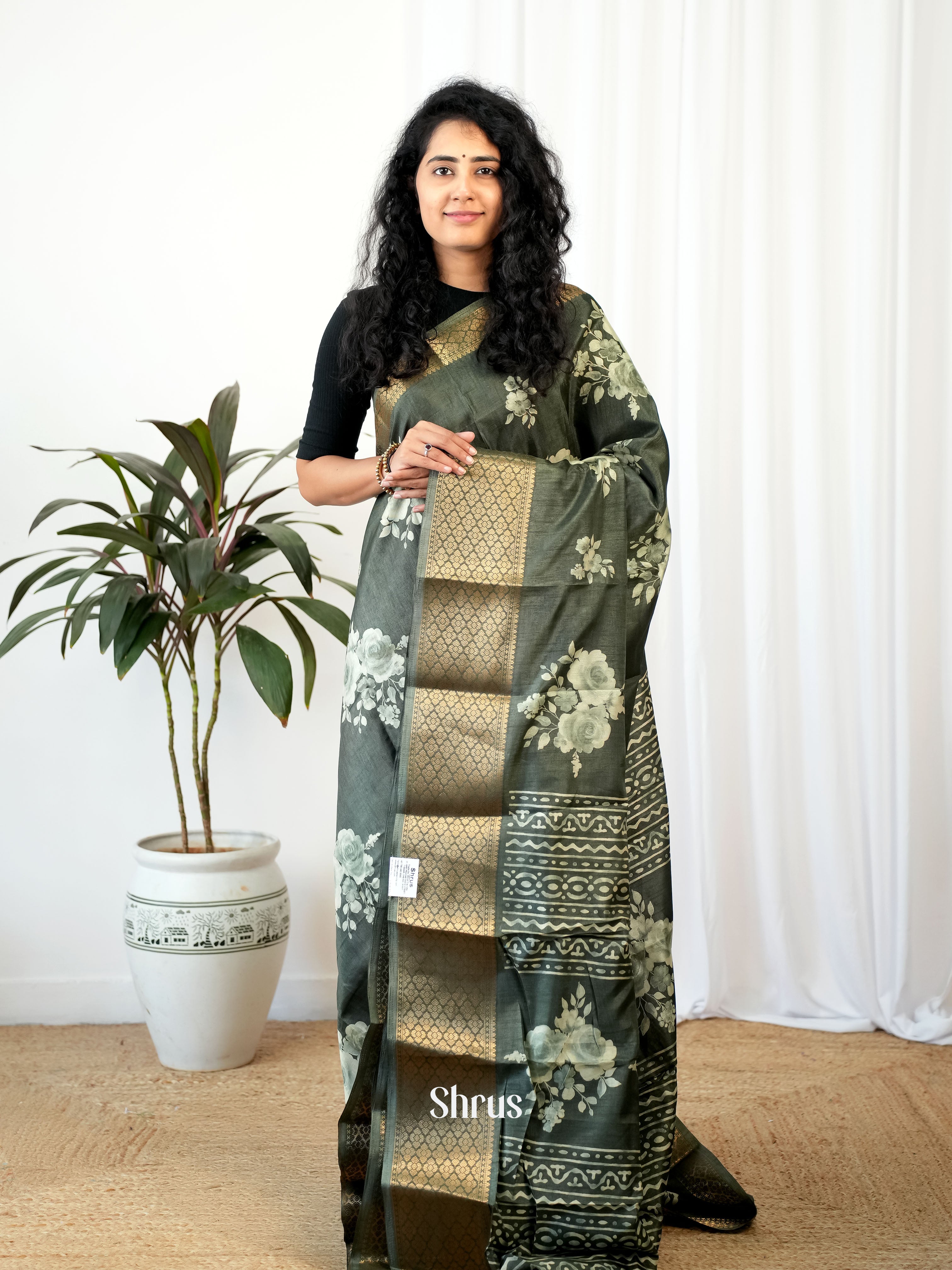 Green - Semi Crepe Saree - Shop on Shrus.com