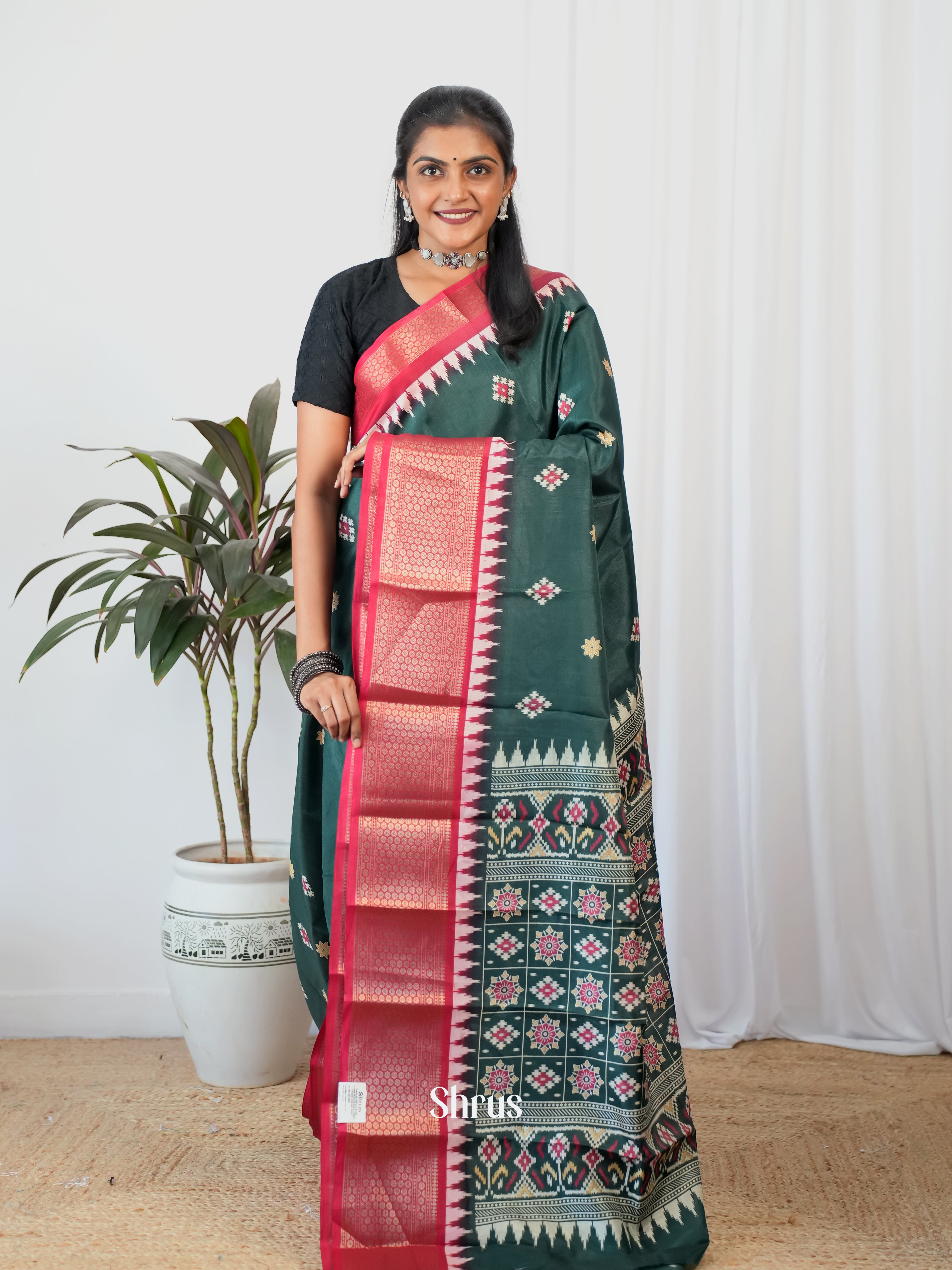 Green & Red - Semi Crepe Saree - Shop on Shrus.com