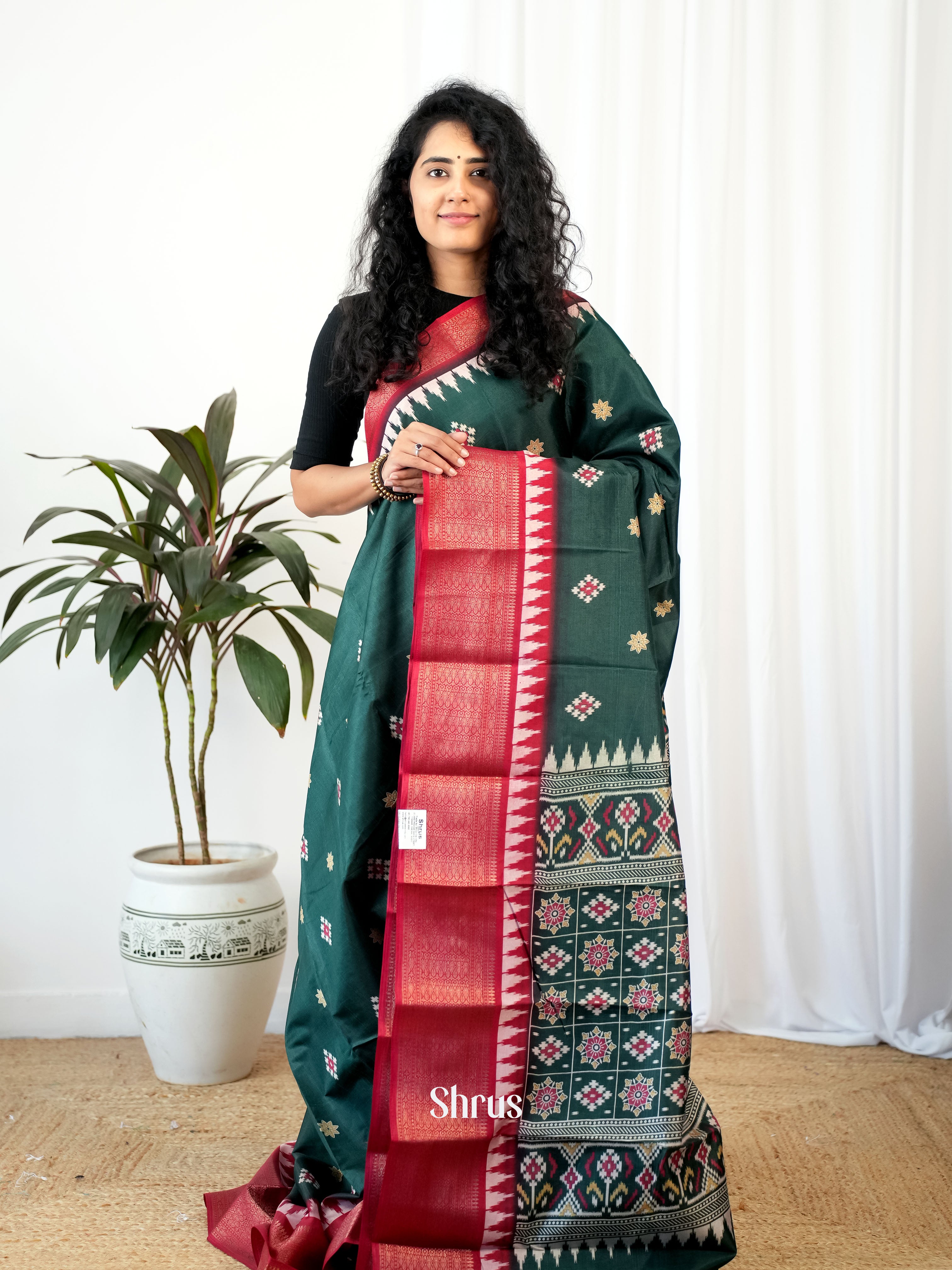 CIS21118 - Semi Crepe Saree - Shop on Shrus.com