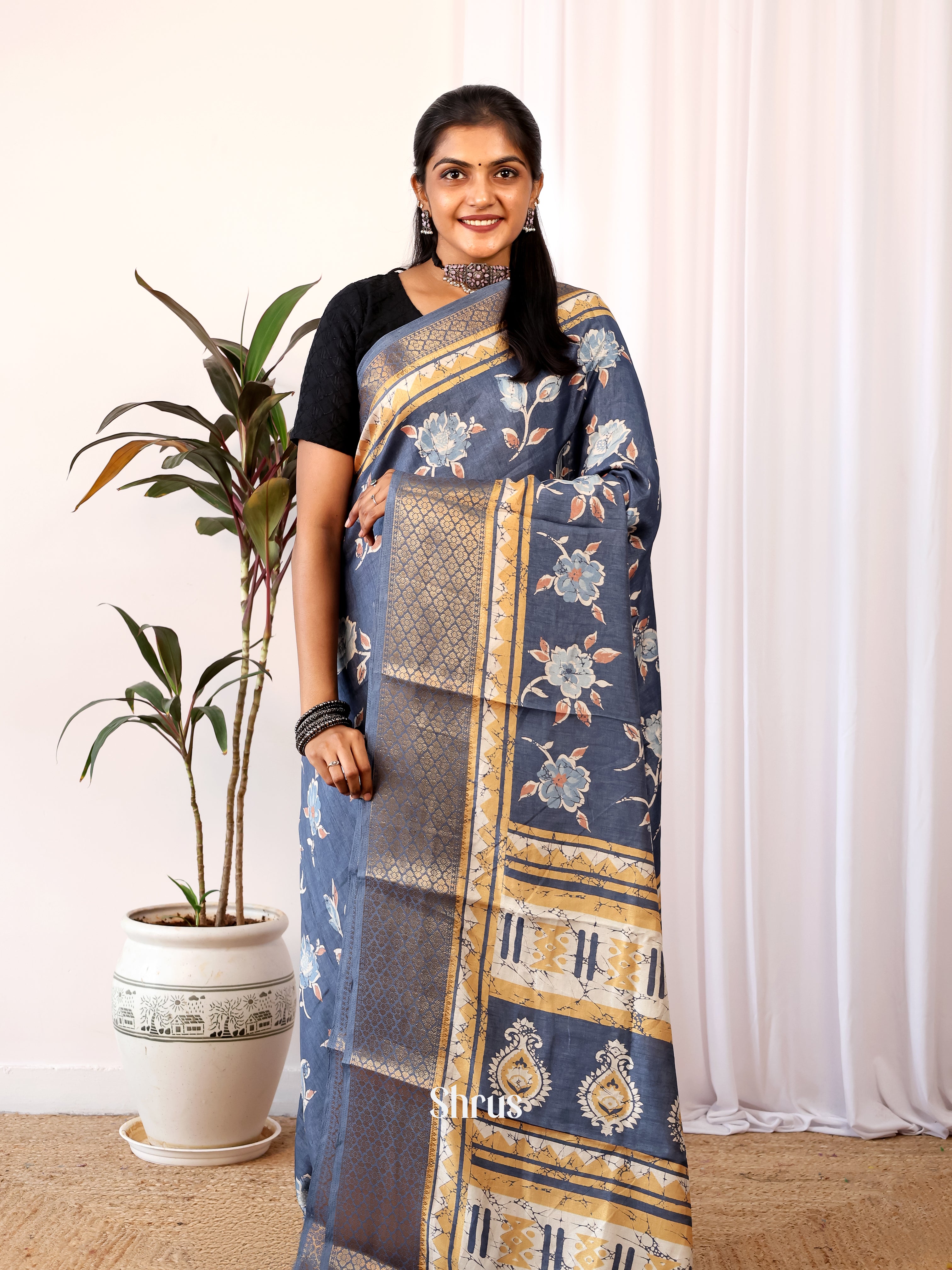 Grey - Semi Crepe Saree - Shop on Shrus.com