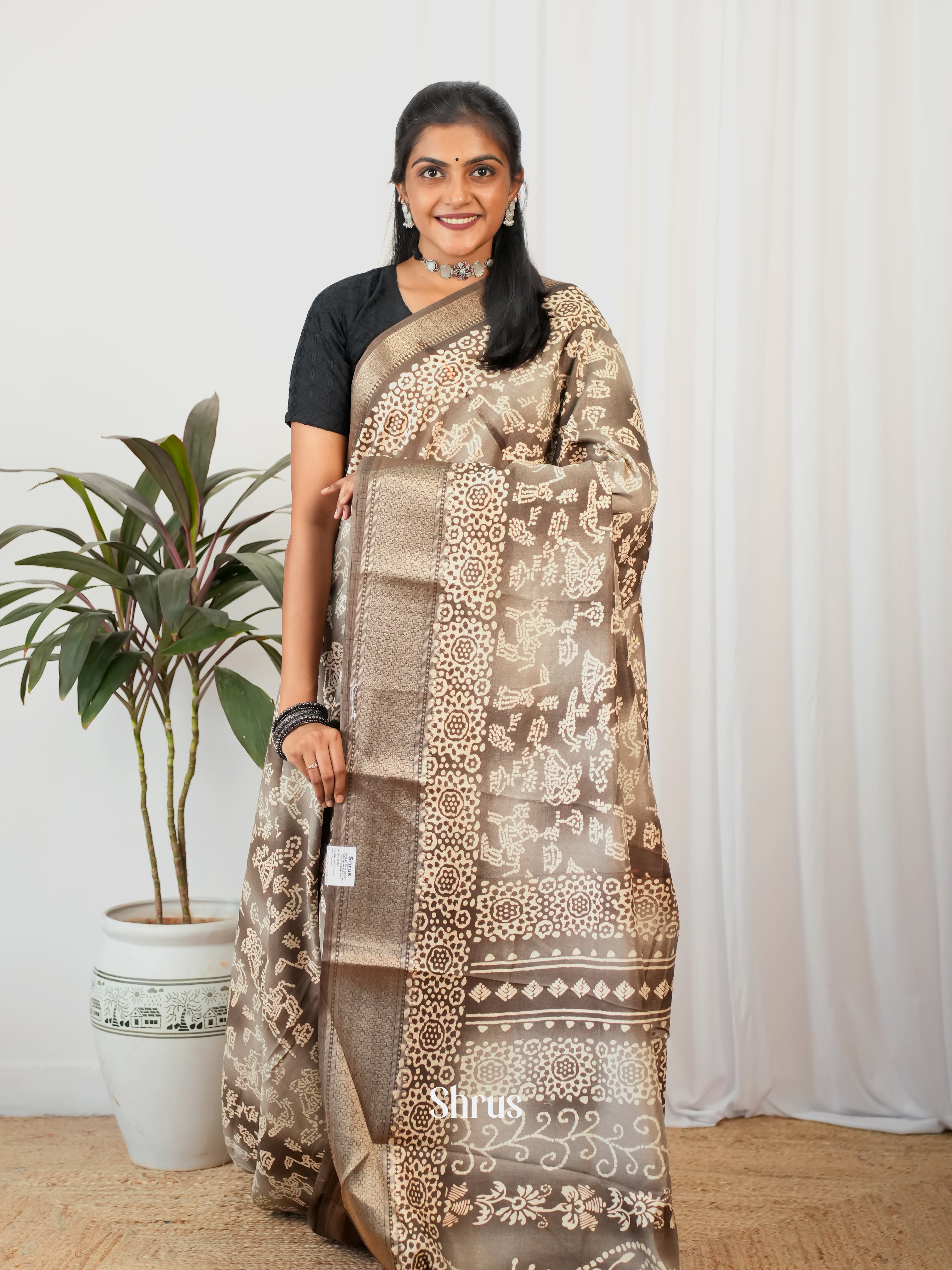 Grey - Semi Crepe Saree - Shop on Shrus.com