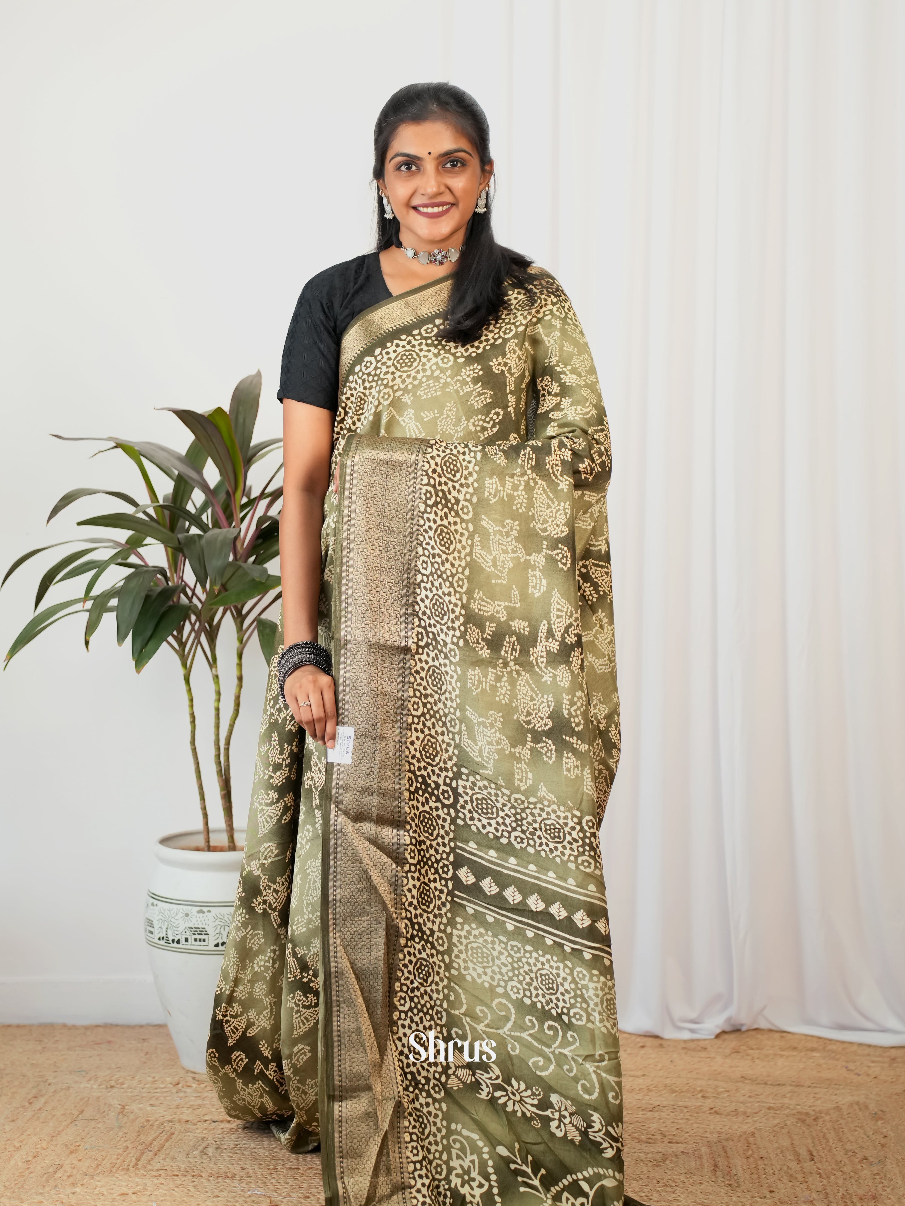 Green - Semi Crepe Saree - Shop on Shrus.com