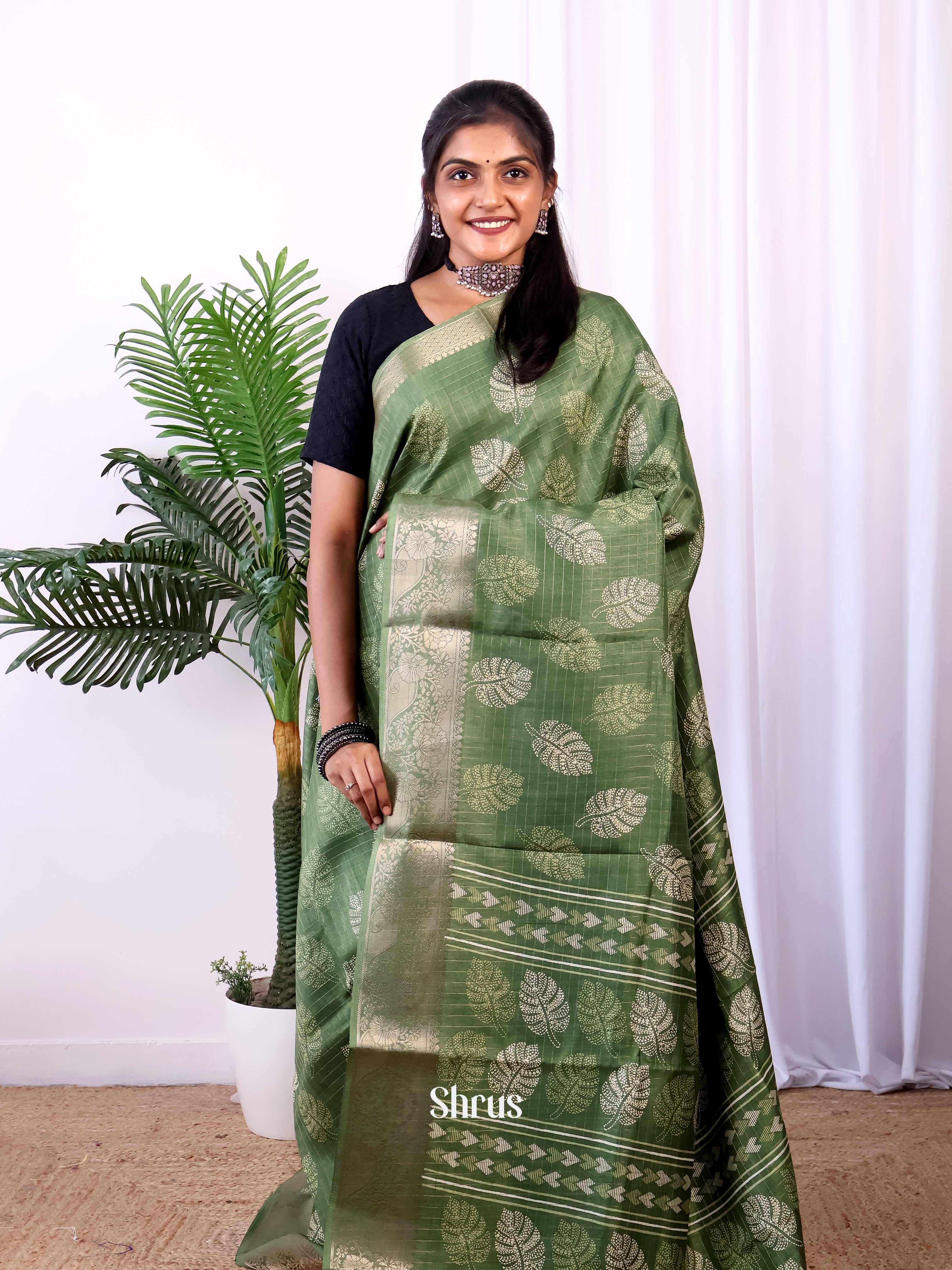 green - Semi Crepe Saree - Shop on Shrus.com