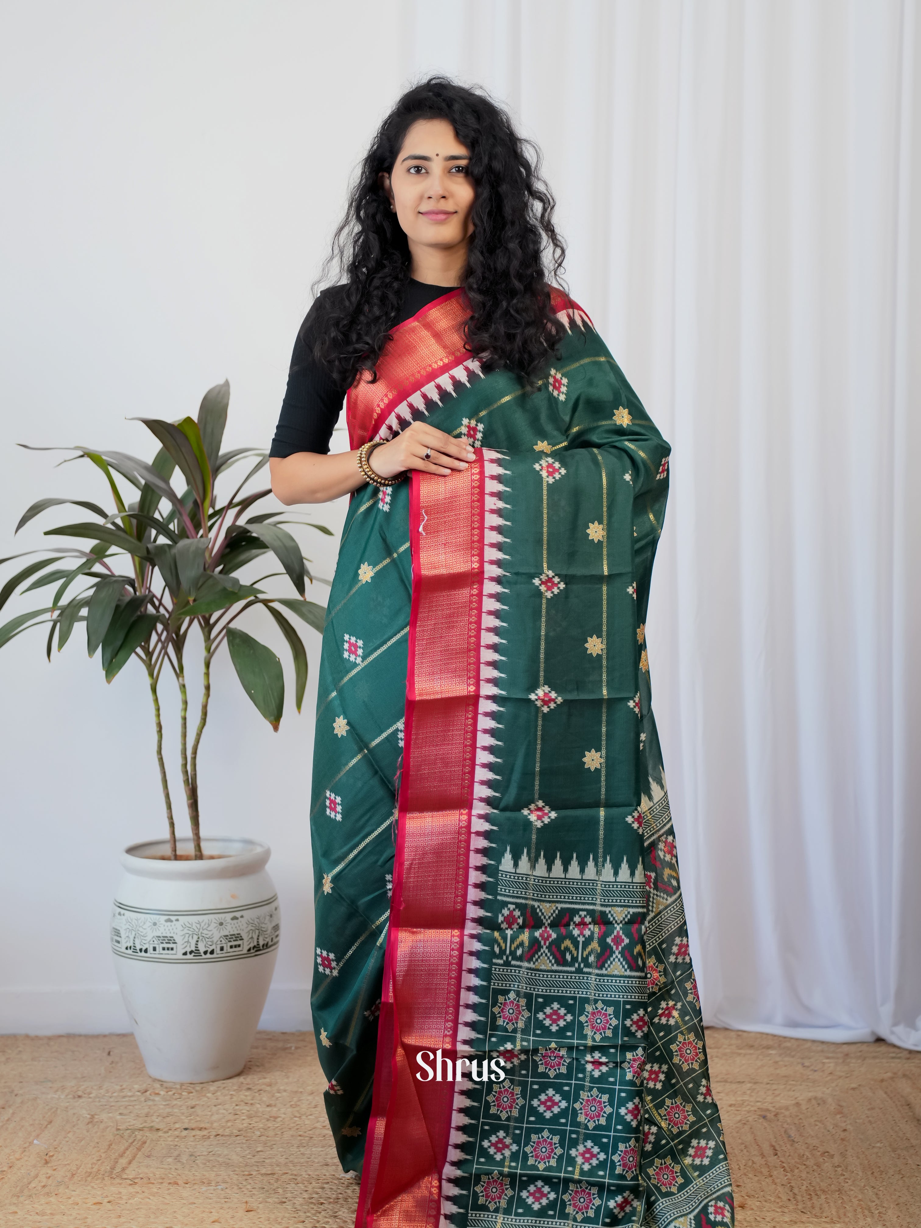 Green & Red - Semi Crepe Saree - Shop on Shrus.com