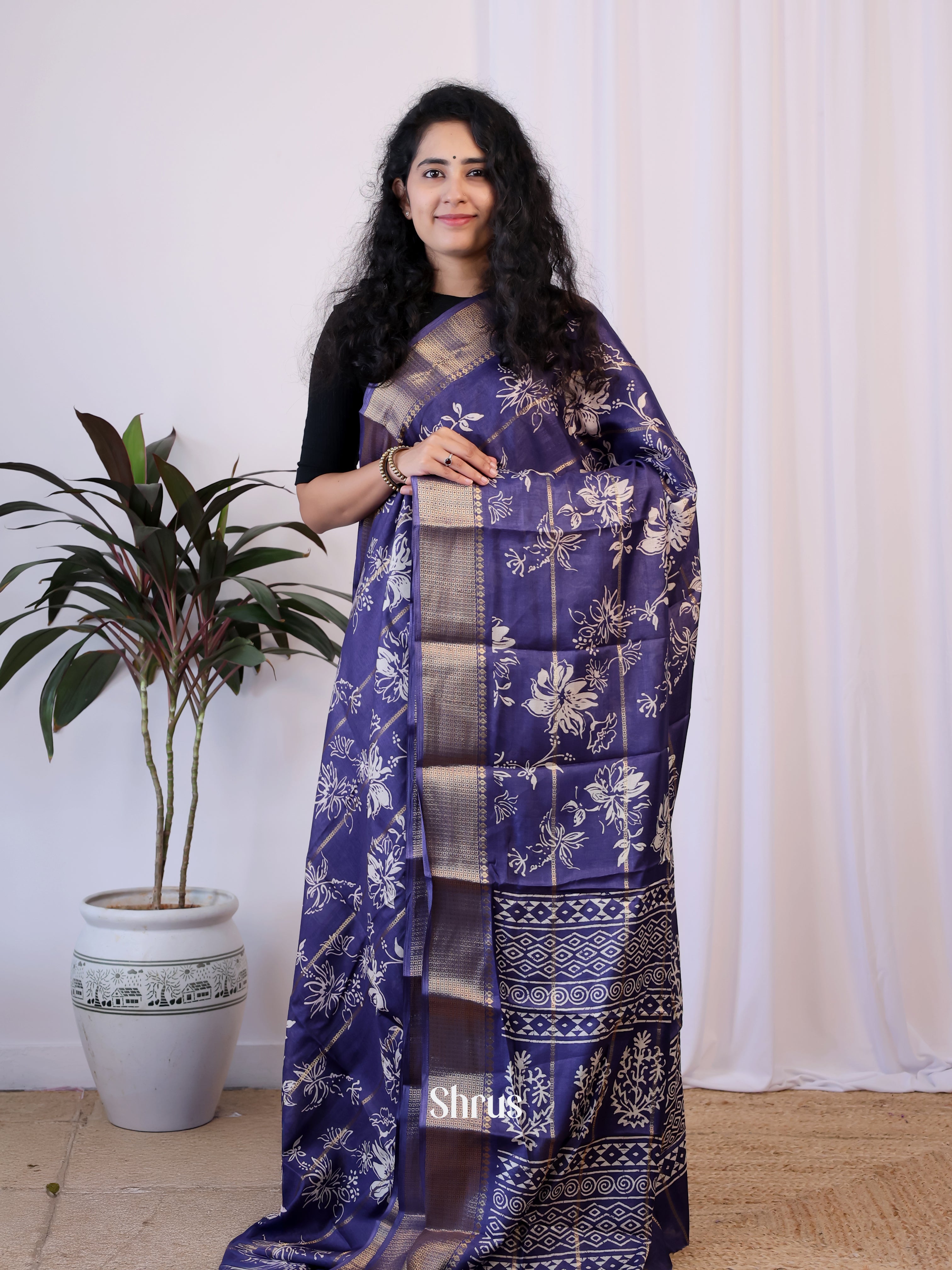 CIS21226 - Semi Crepe Saree - Shop on Shrus.com
