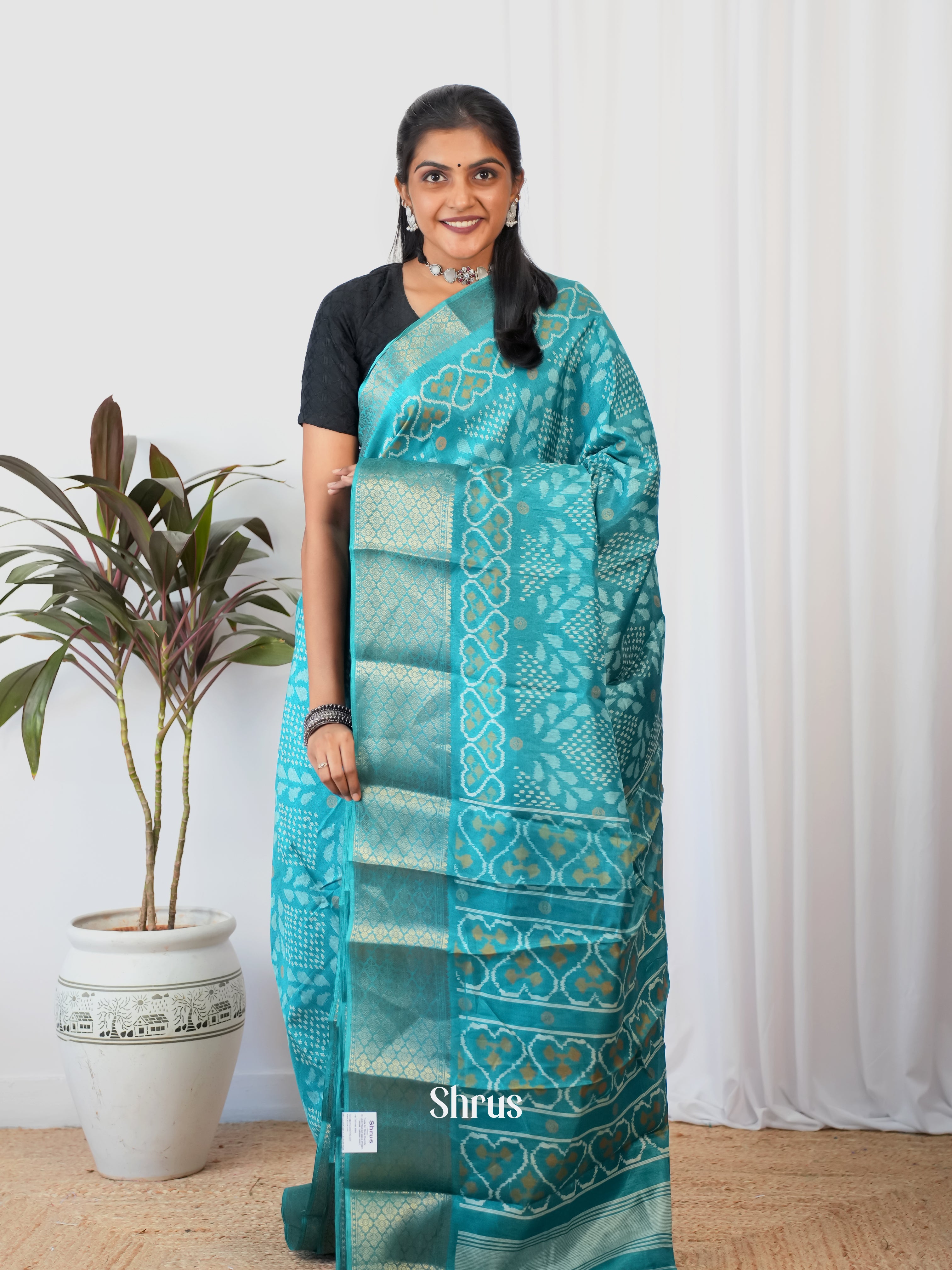 Green - Semi Crepe Saree - Shop on Shrus.com