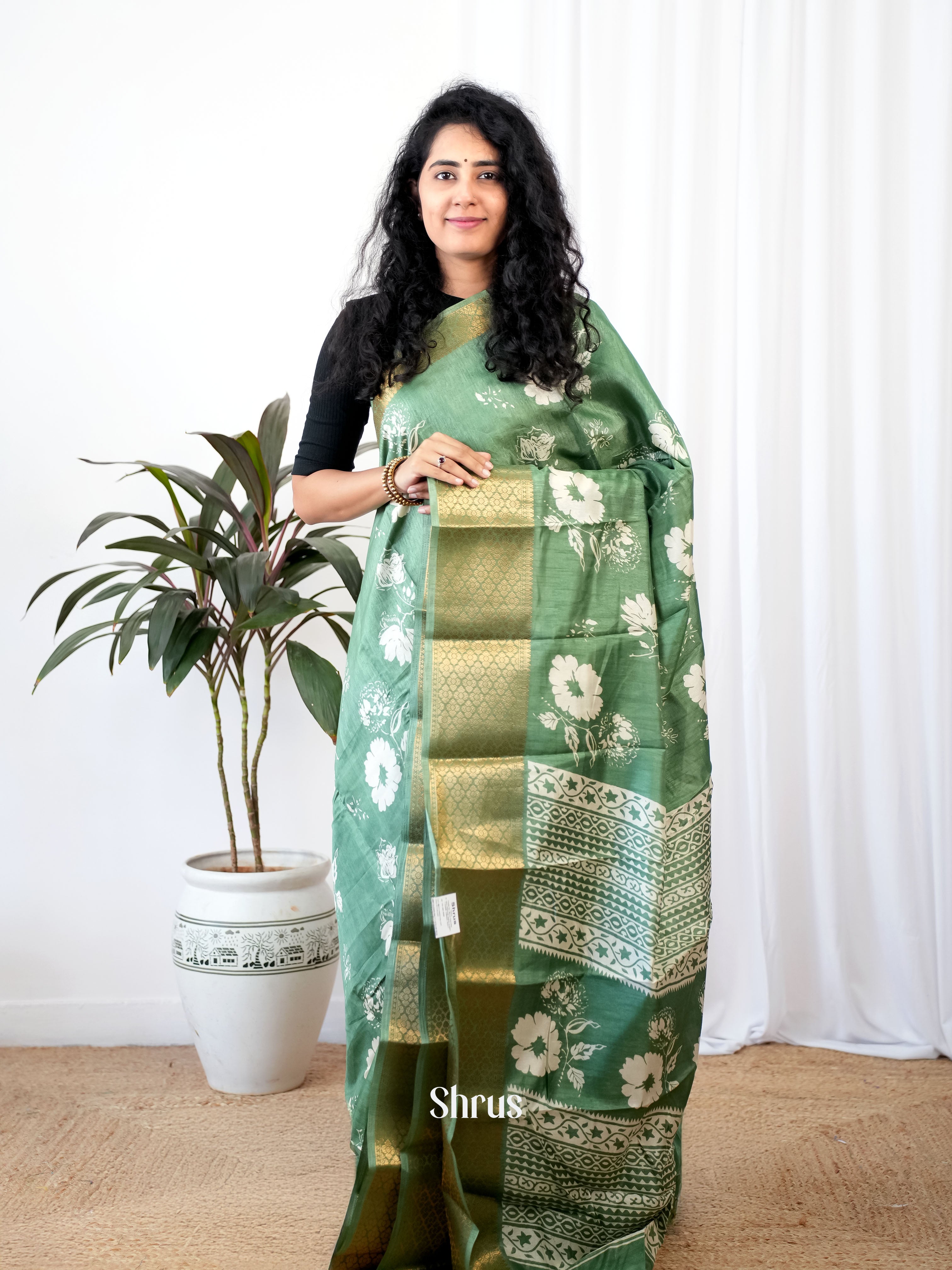 Green - Semi Crepe Saree - Shop on Shrus.com