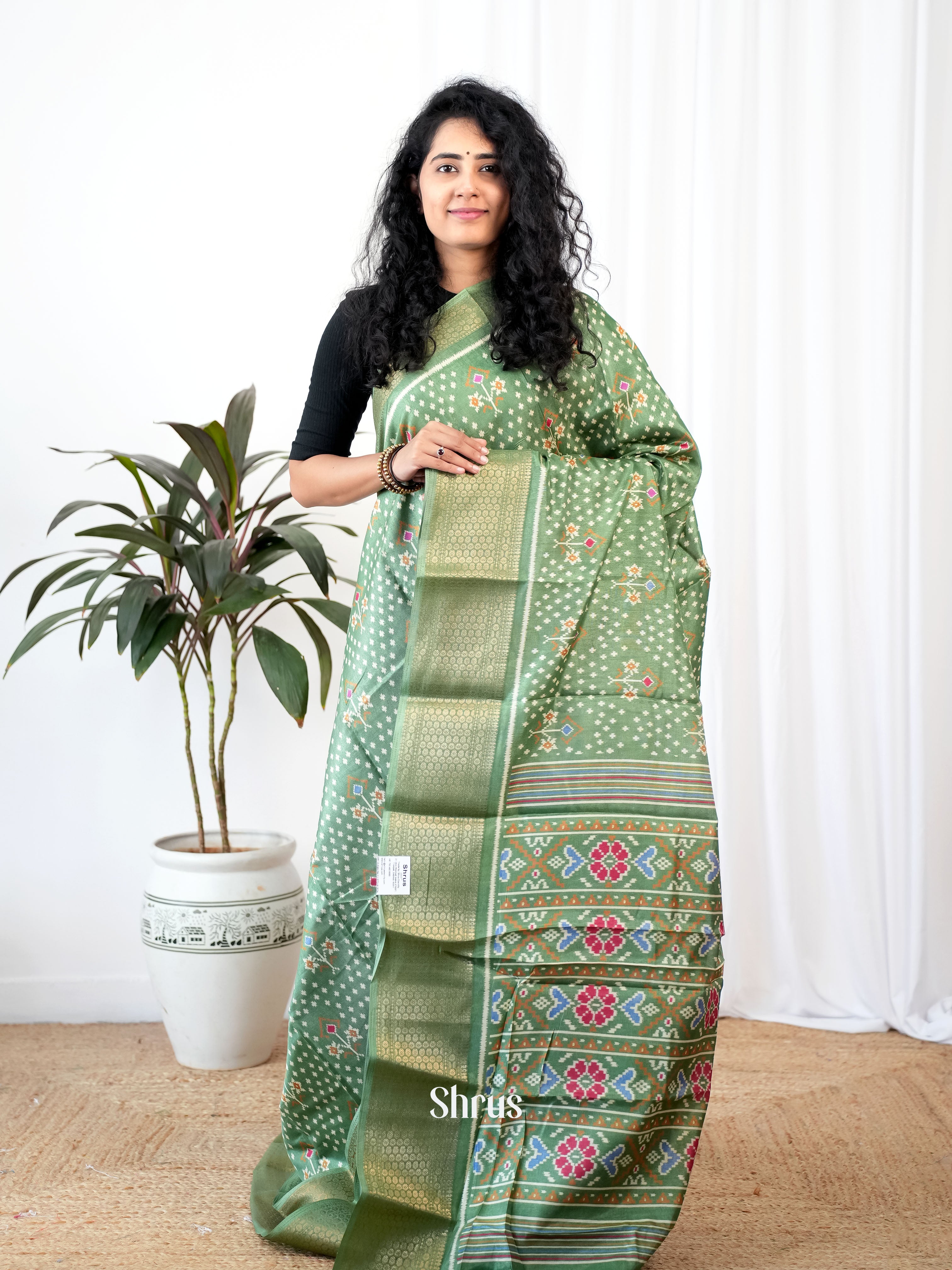 Green - Semi Crepe Saree - Shop on Shrus.com