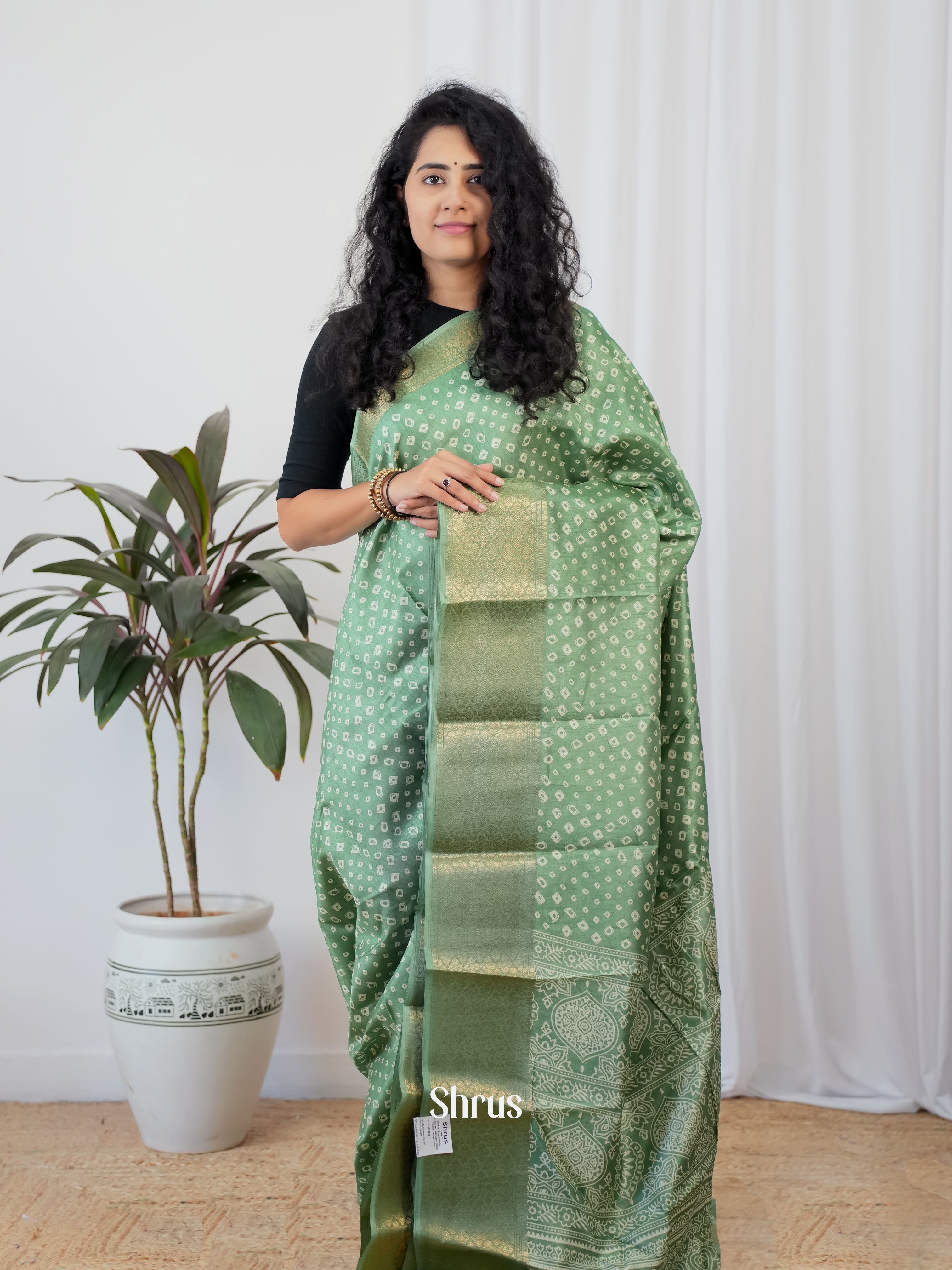 Green - Semi Crepe Saree - Shop on Shrus.com