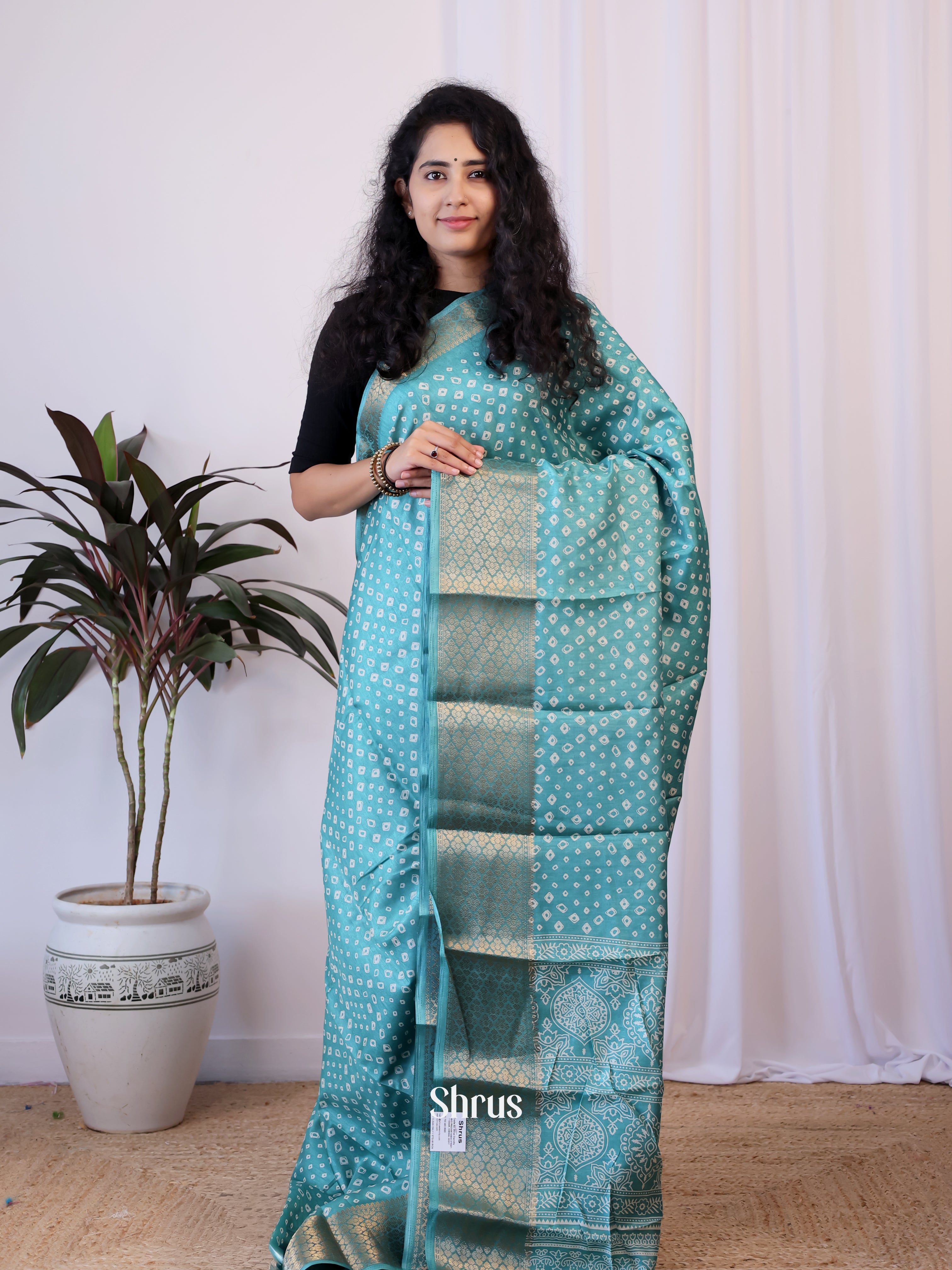 CIS21291 - Semi Crepe Saree - Shop on Shrus.com