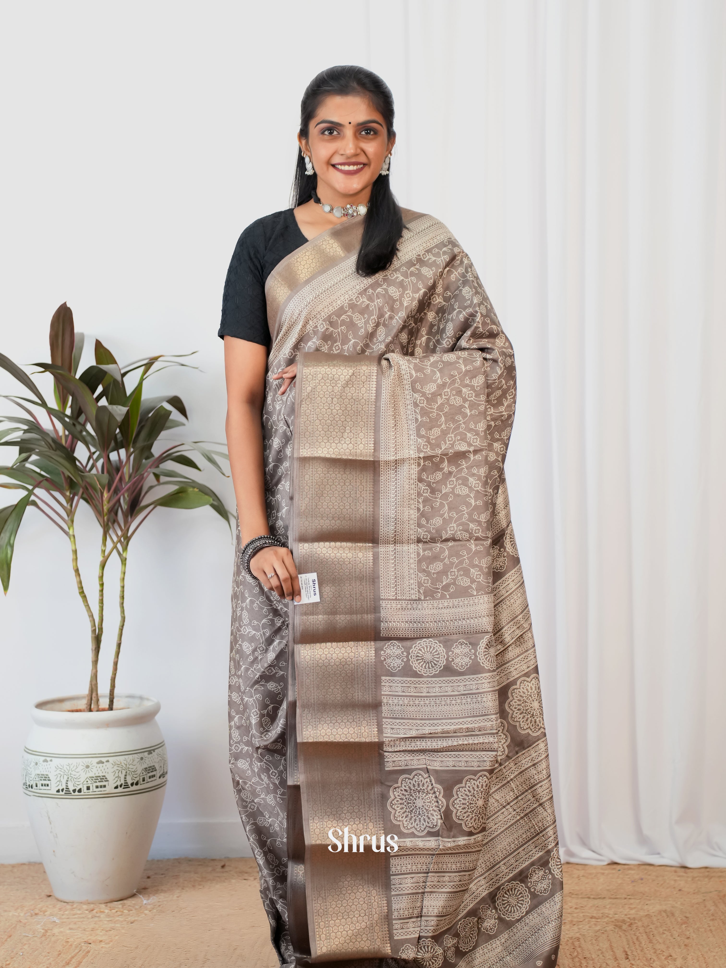 Grey - Semi Crepe Saree - Shop on Shrus.com