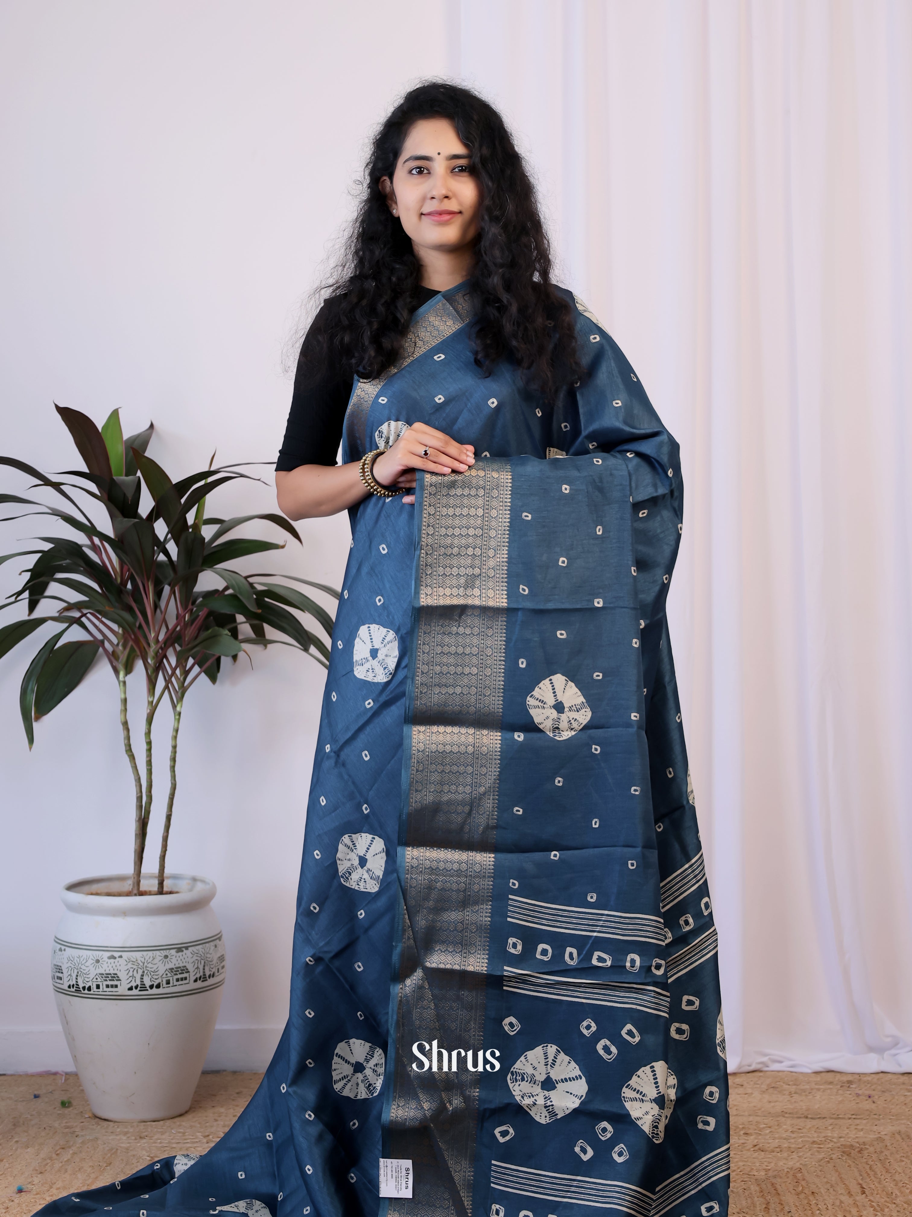 CIS21365 - Semi Crepe Saree - Shop on Shrus.com