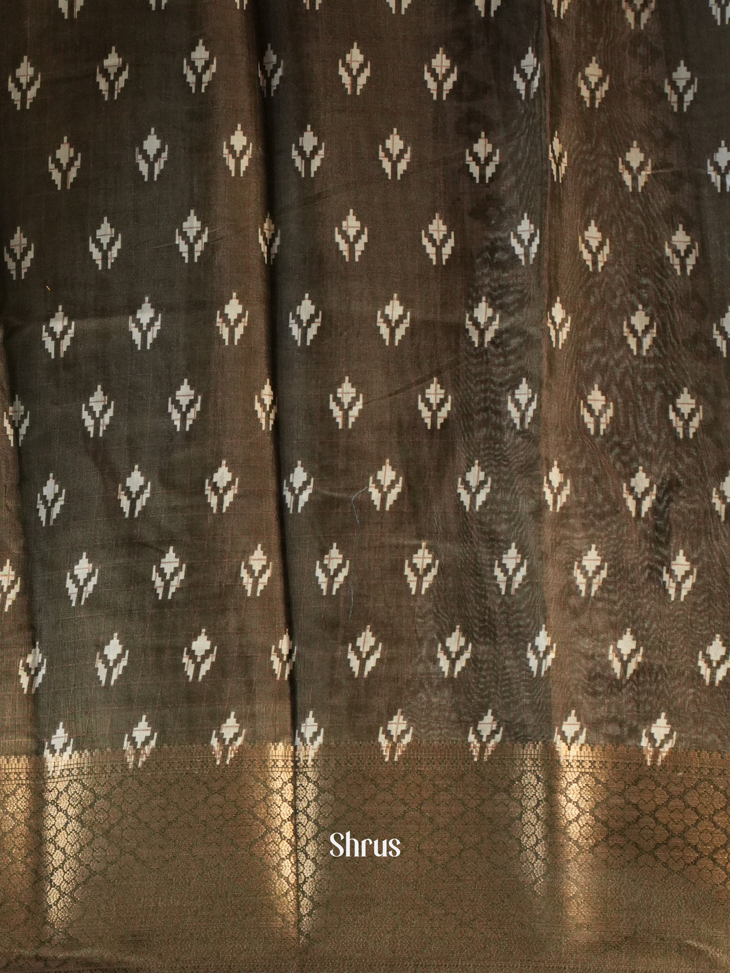 Cream & Grey - Semi Crepe Saree - Shop on Shrus.com