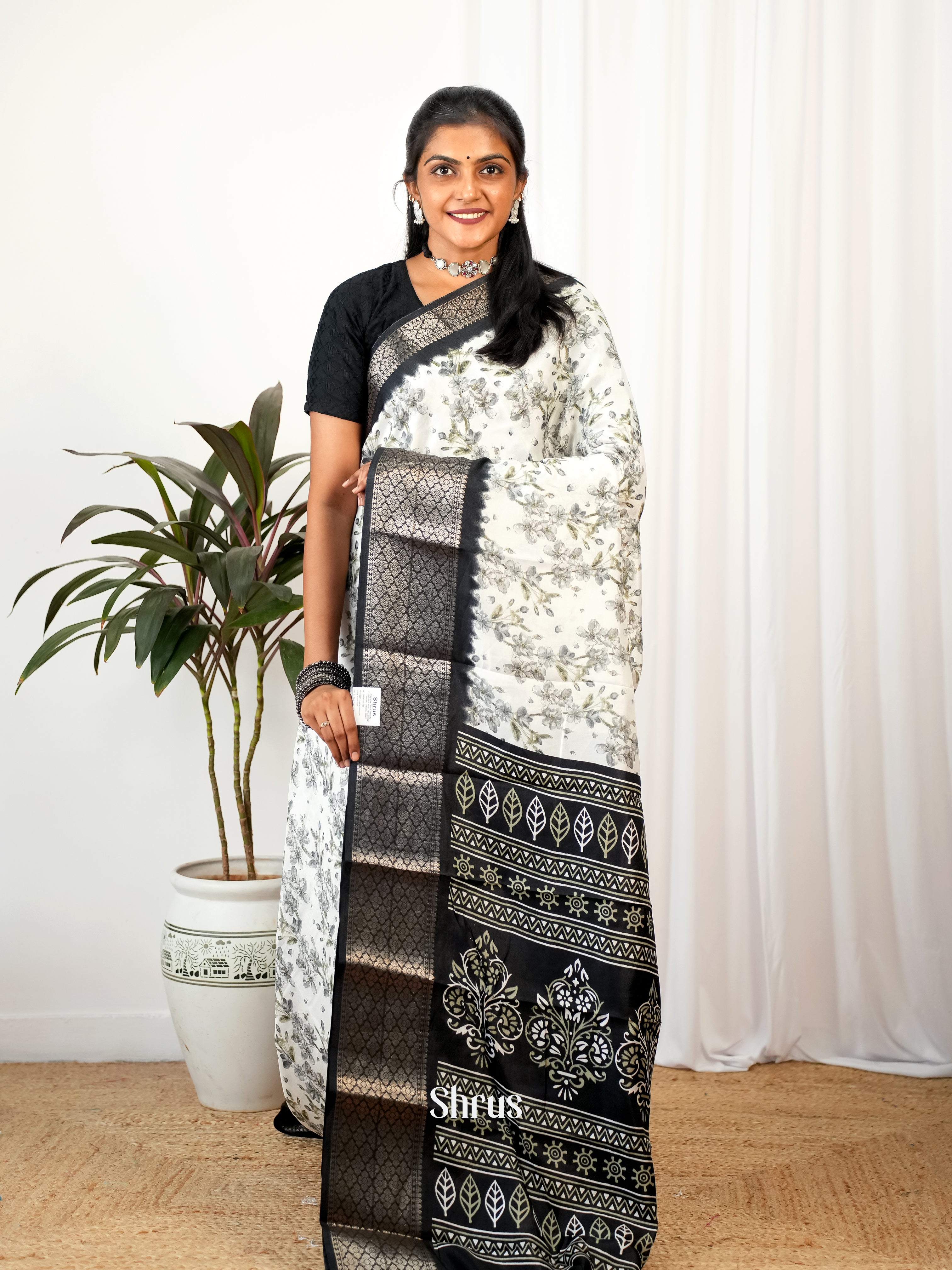 CIS21425 - Semi Crepe Saree - Shop on Shrus.com