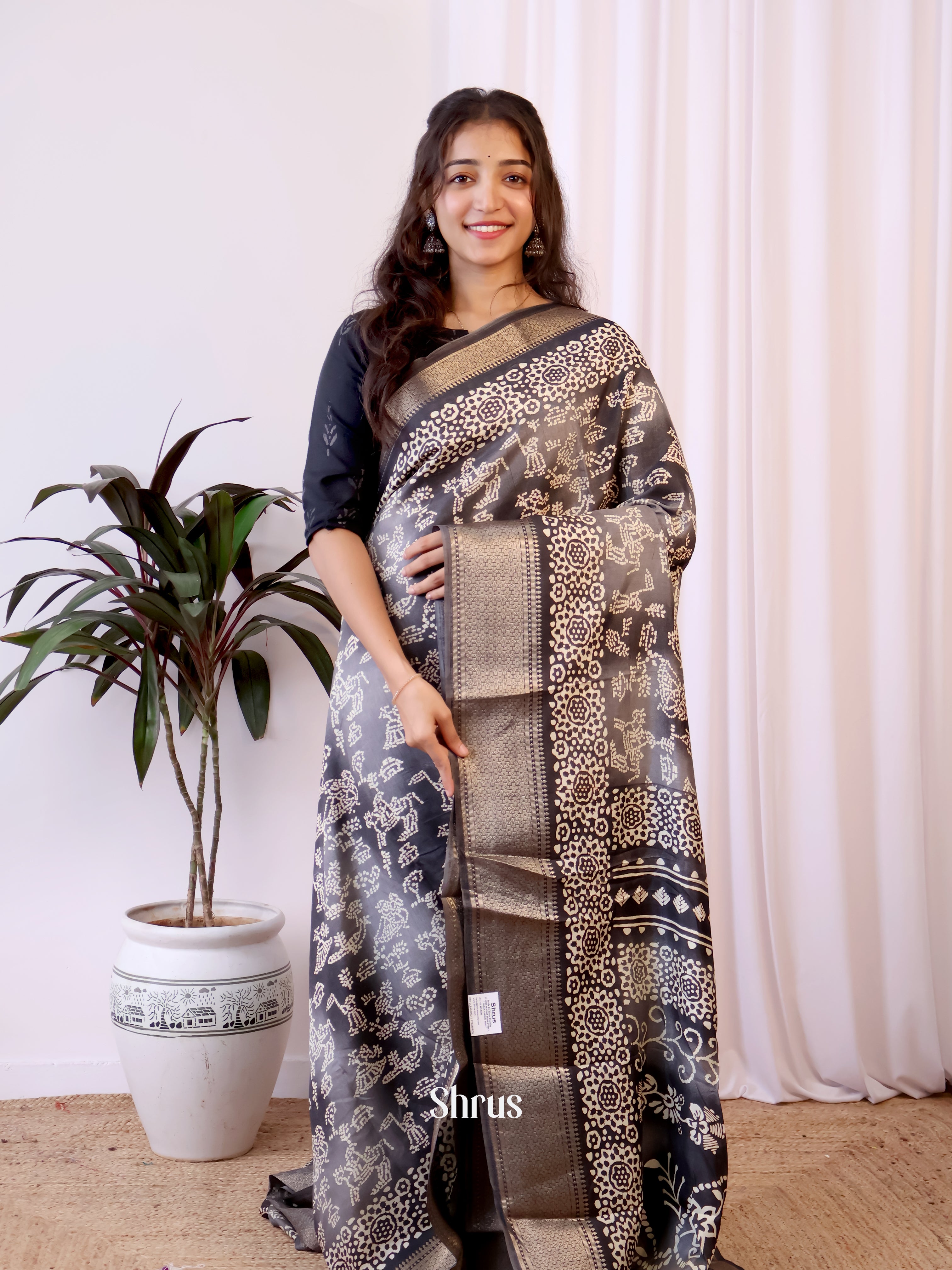 Grey & Black- Semi Crepe Saree - Shop on Shrus.com