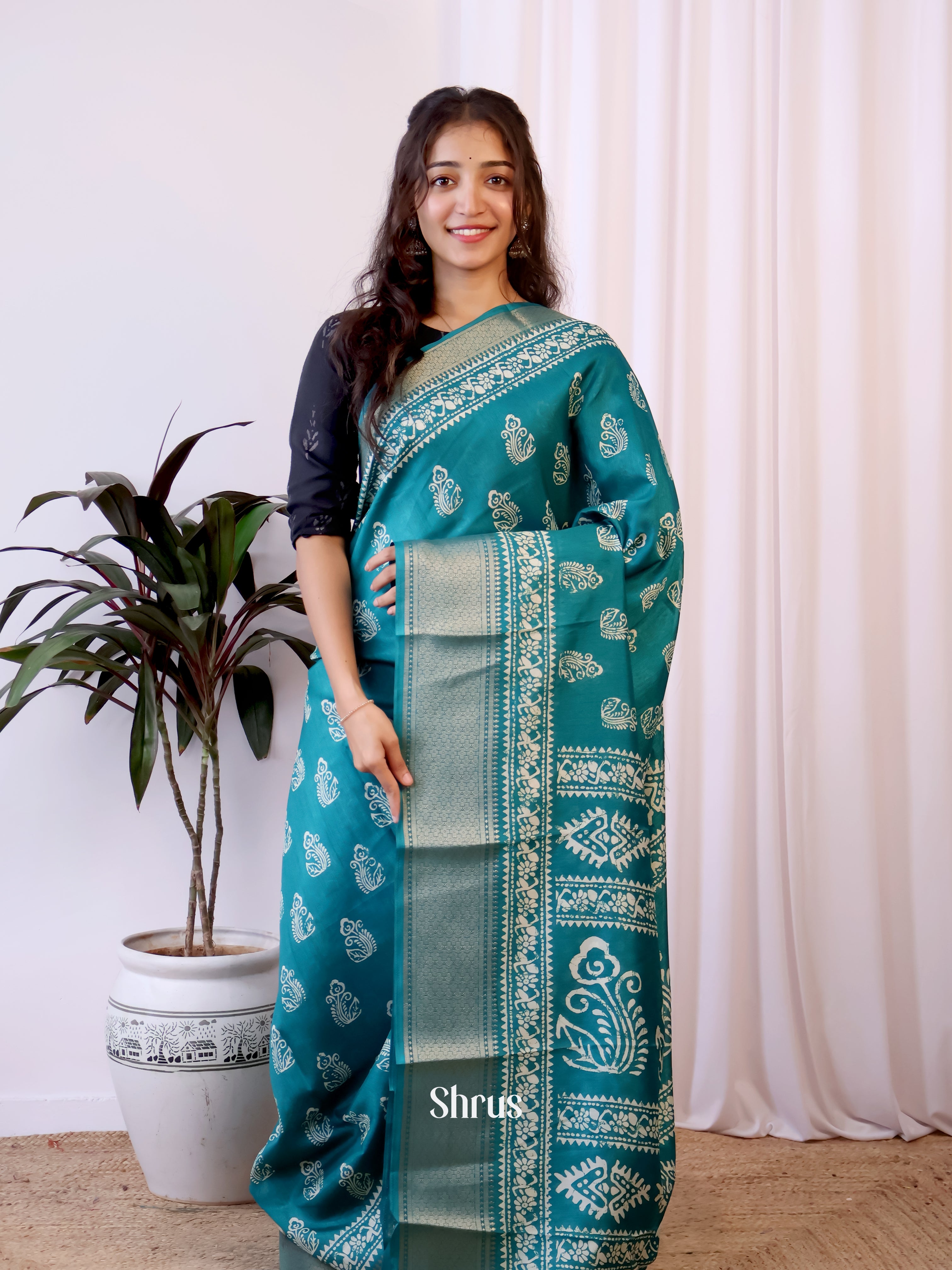 CIS21459 - Semi Crepe Saree - Shop on Shrus.com