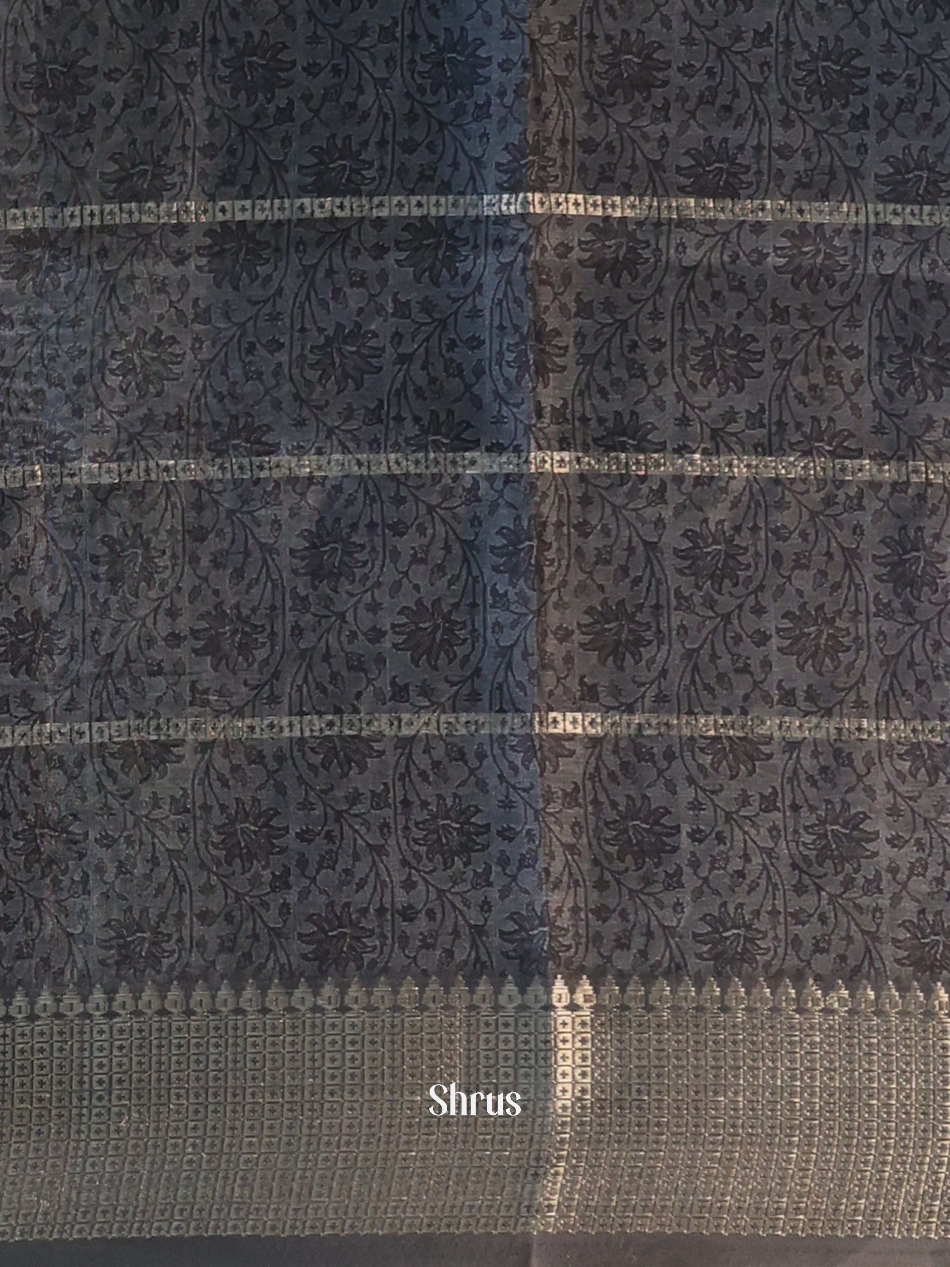 Grey- Semi Dola silk Saree - Shop on Shrus.com