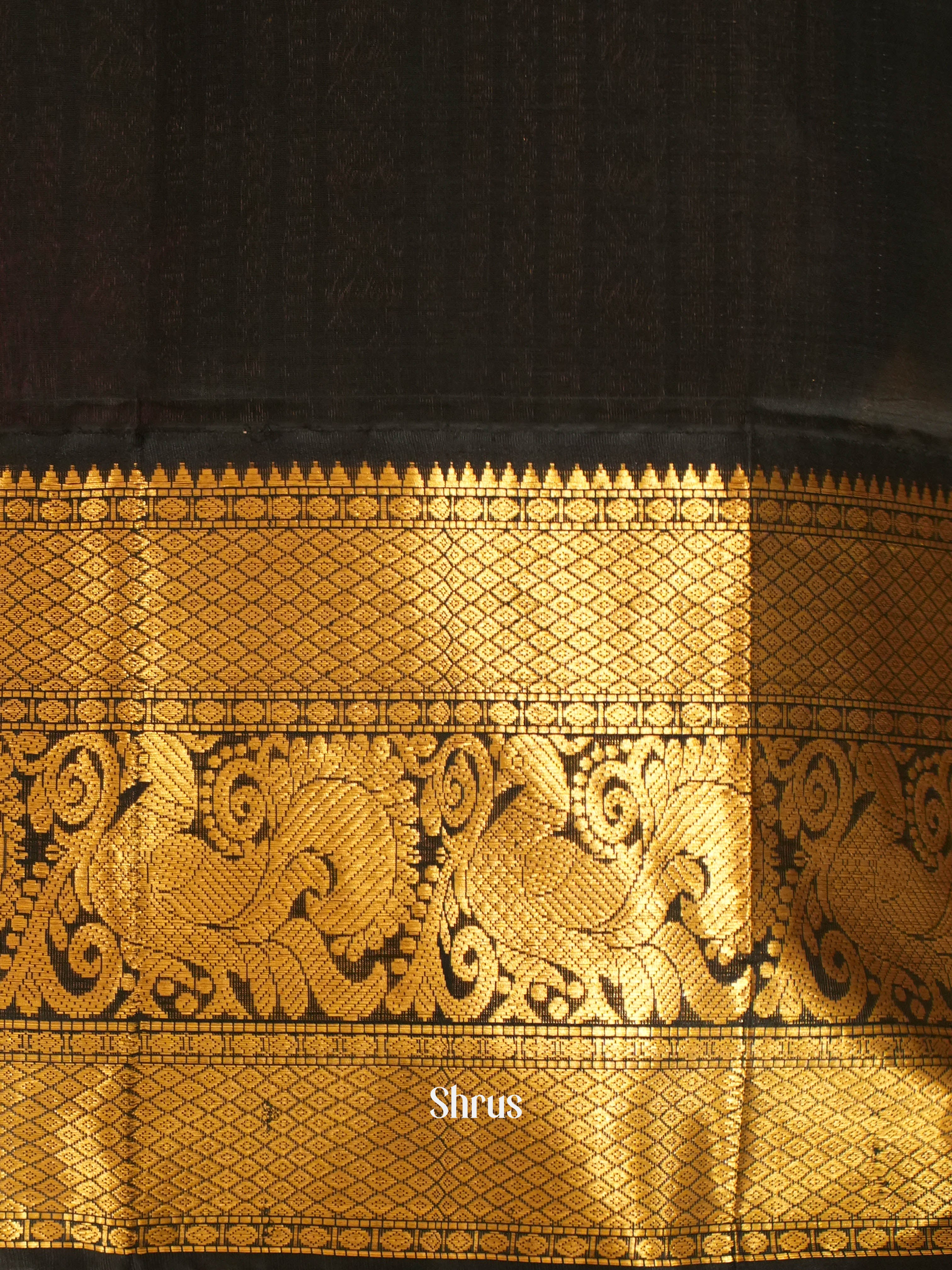 Elegant Peach Silk Cotton Saree With Zari Woven Floral Buttas And Contrast Black Zari Woven Border With Beautiful Peacock Motifs - Shop on Shrus.com