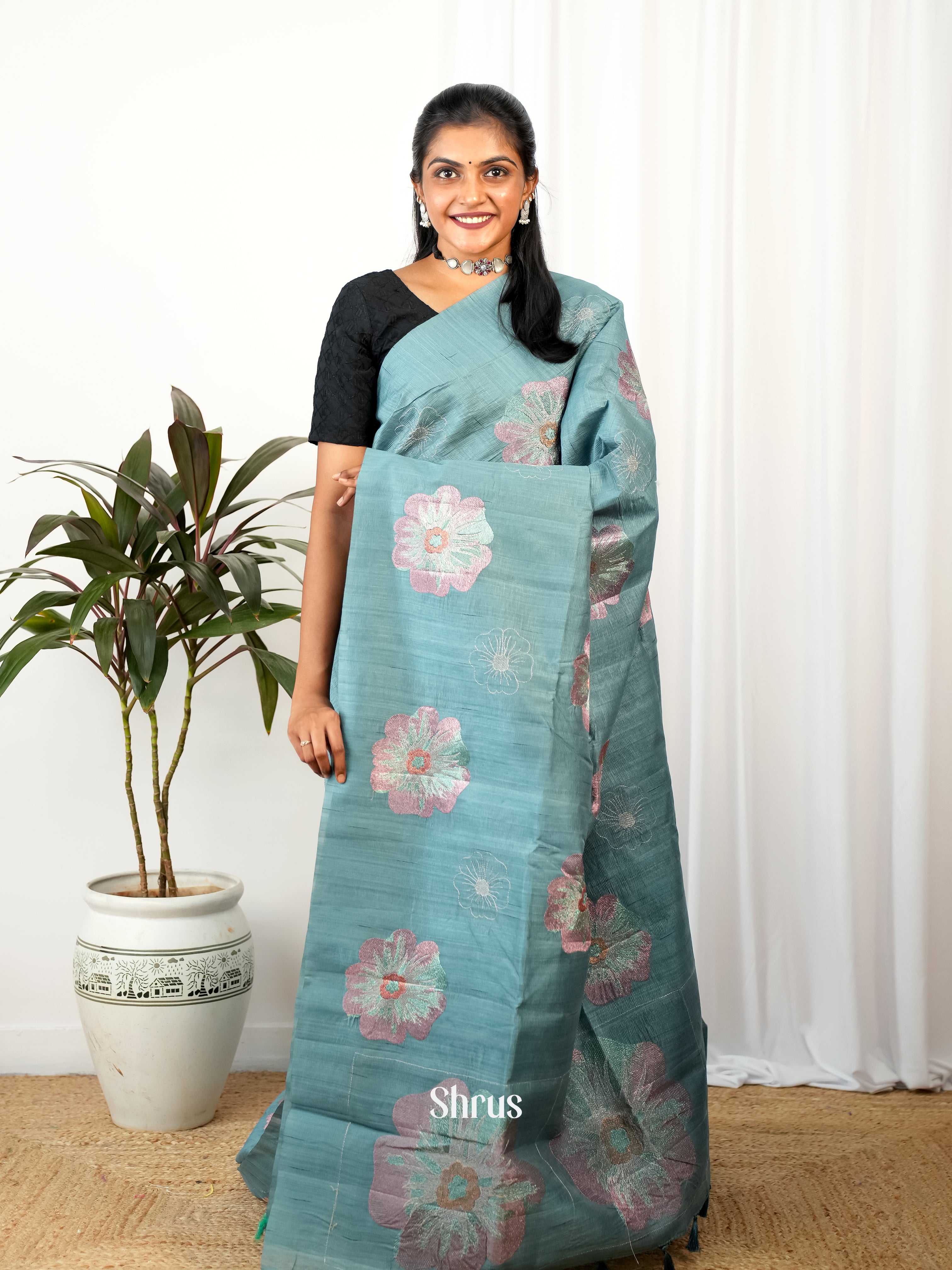 Grey- Semi Rawsilk Saree - Shop on Shrus.com