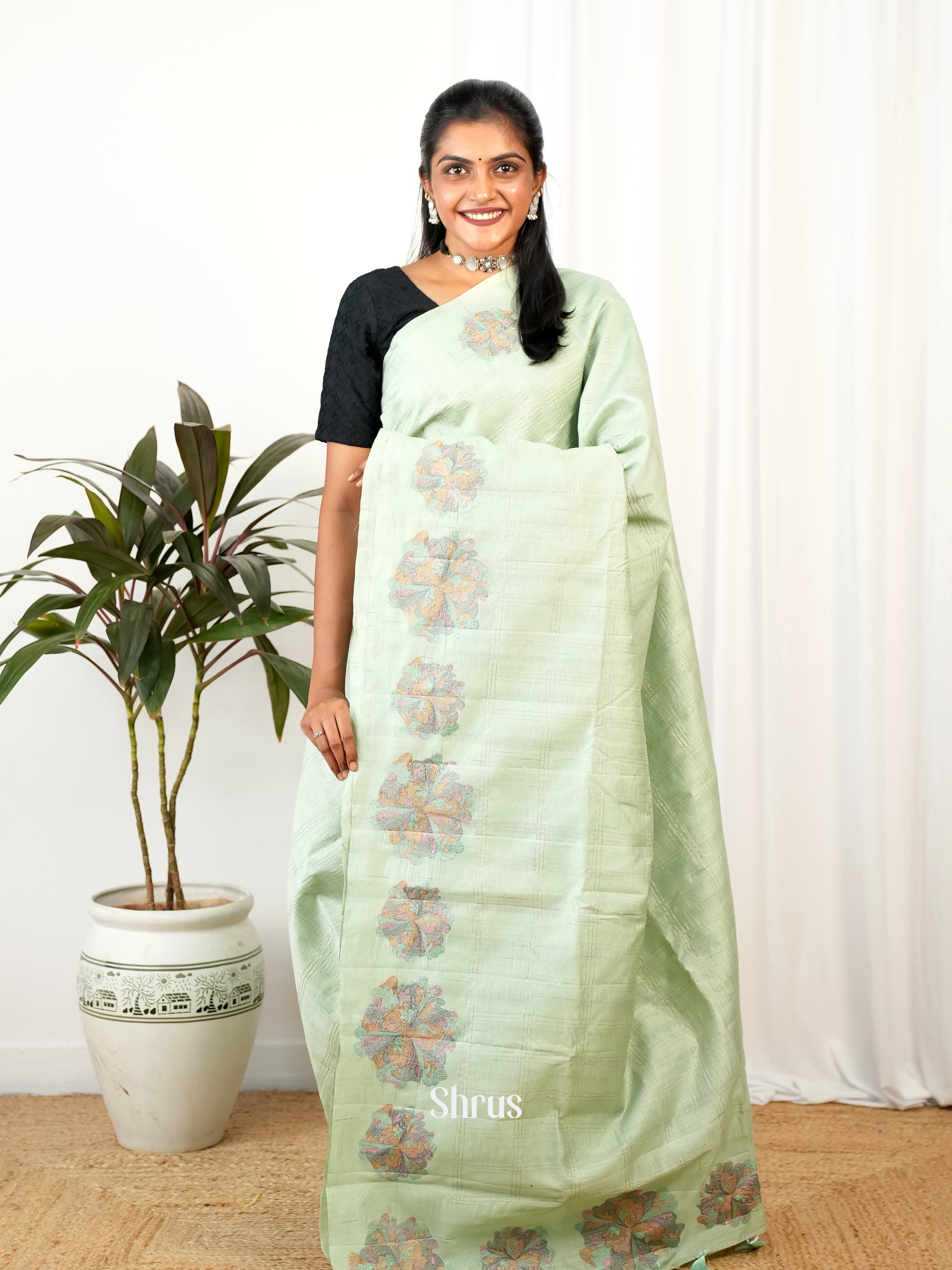 Green- Semi Rawsilk Saree - Shop on Shrus.com
