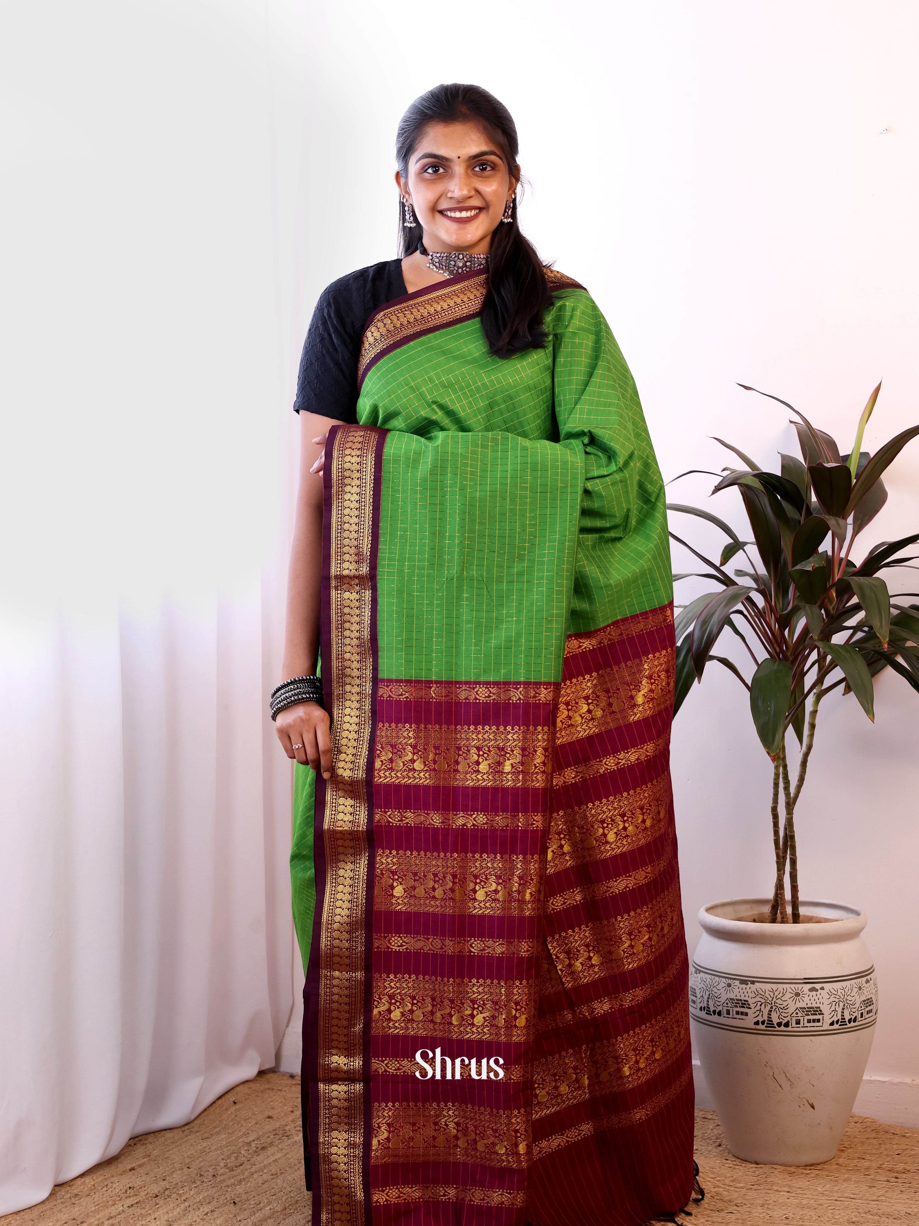 Green Kalyani Cotton Saree With Gold Zari Woven Checks Across The Body, Maroon Border And Pallu With Gold Zari Woven Pattern - Shop on Shrus.com