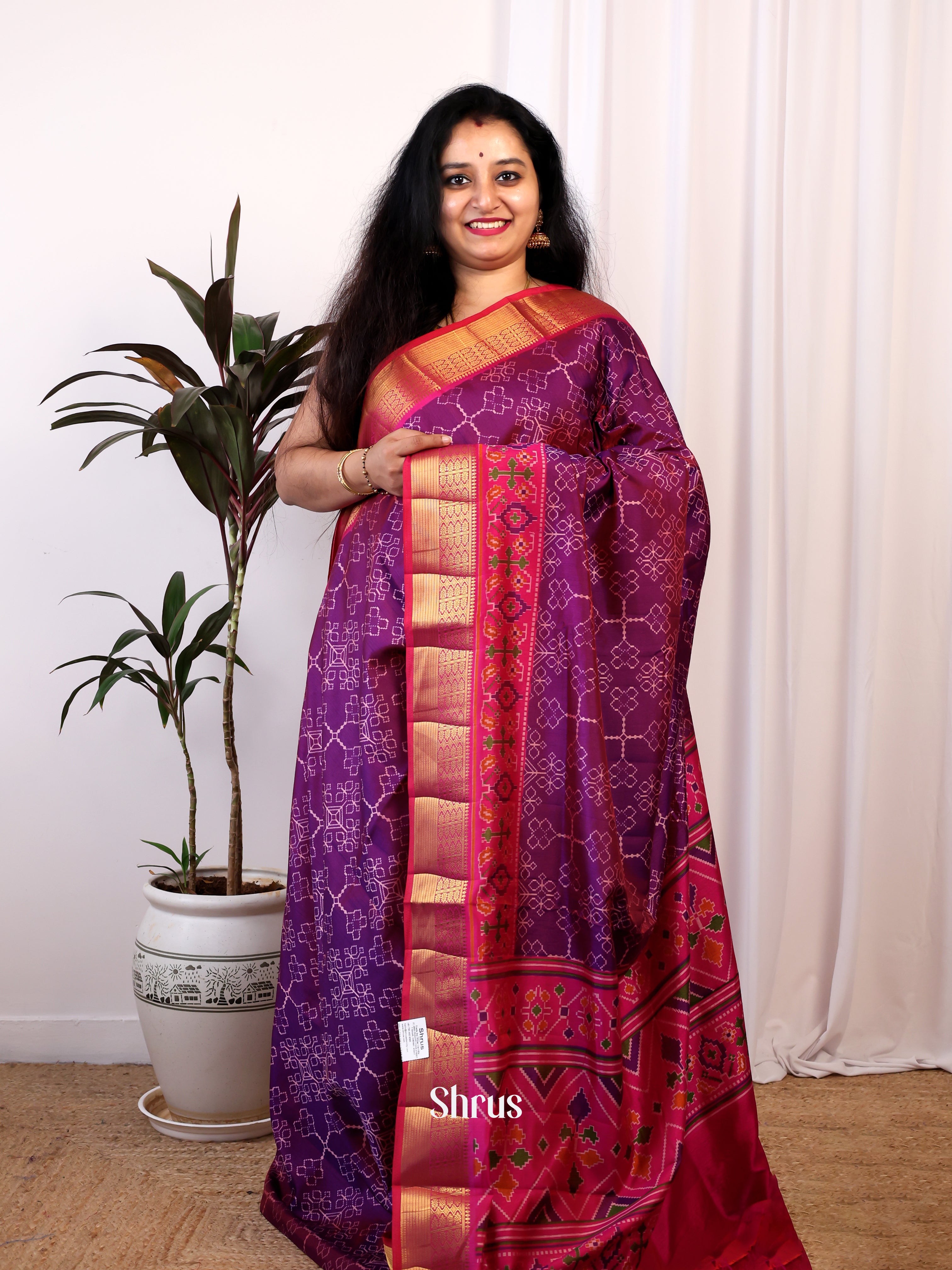 CIS25150 - Semi Patola Saree - Shop on Shrus.com
