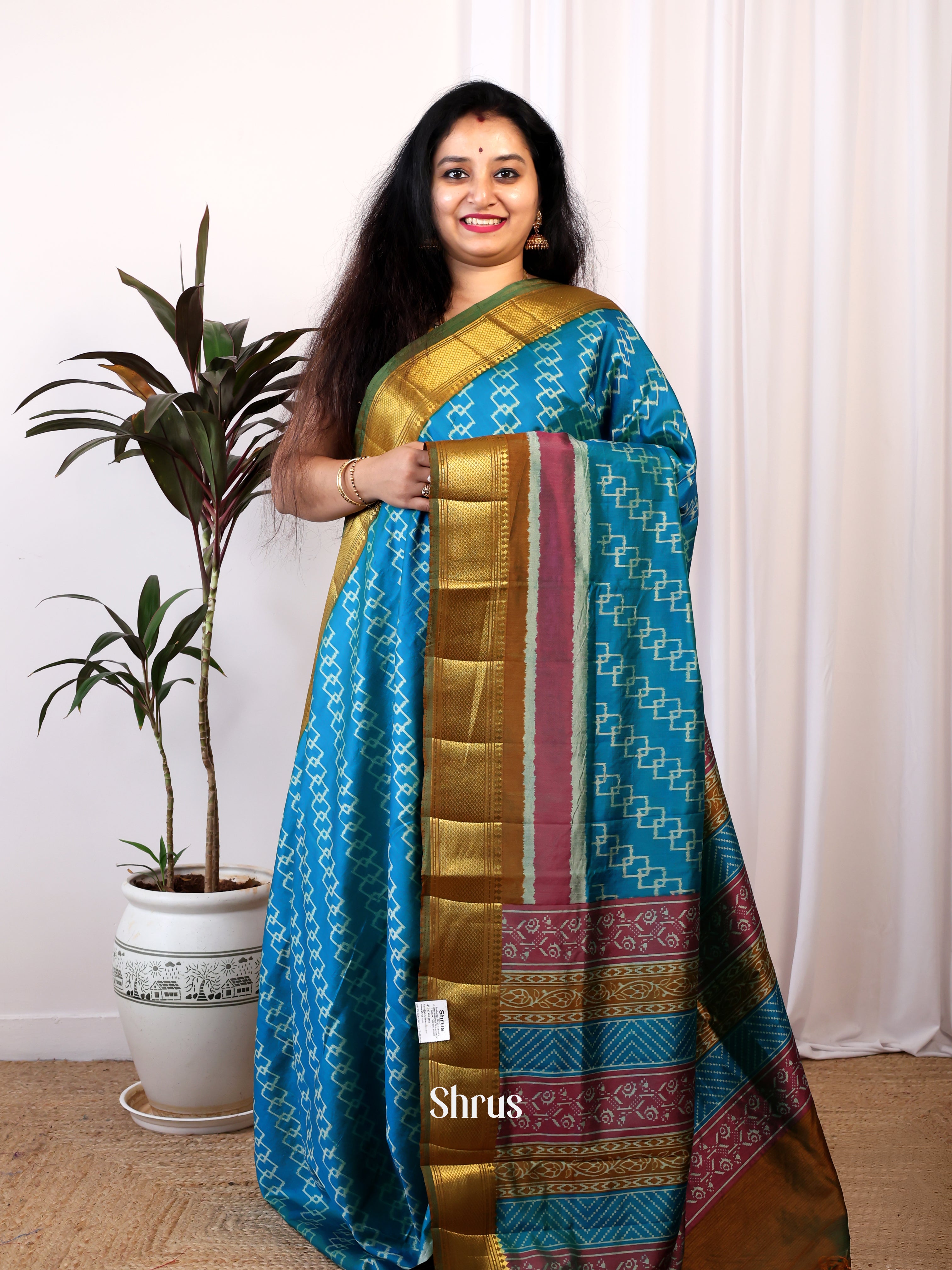 CIS25186 - Semi Patola Saree - Shop on Shrus.com