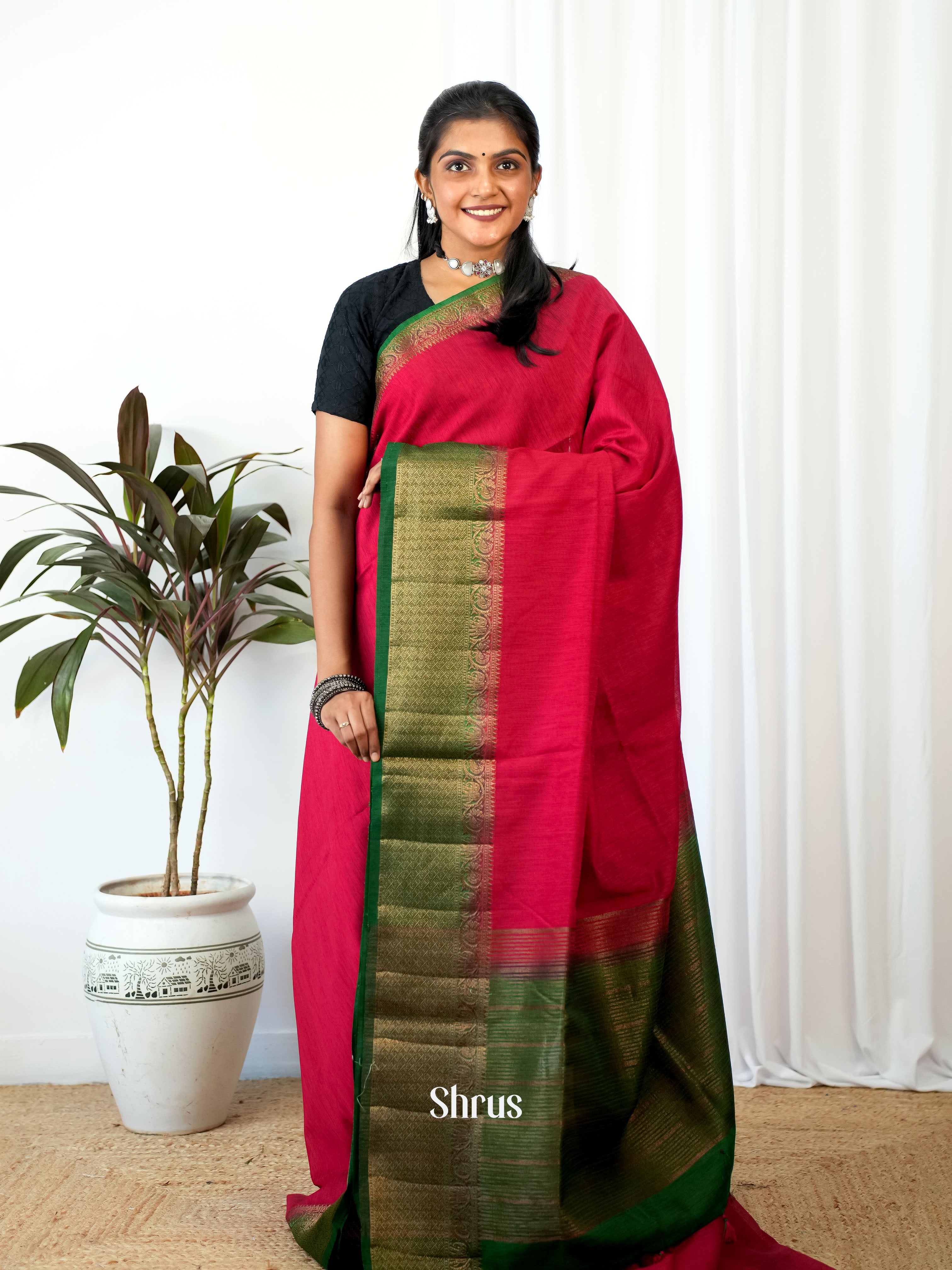 Red & Green - Semi Jute - Shop on Shrus.com