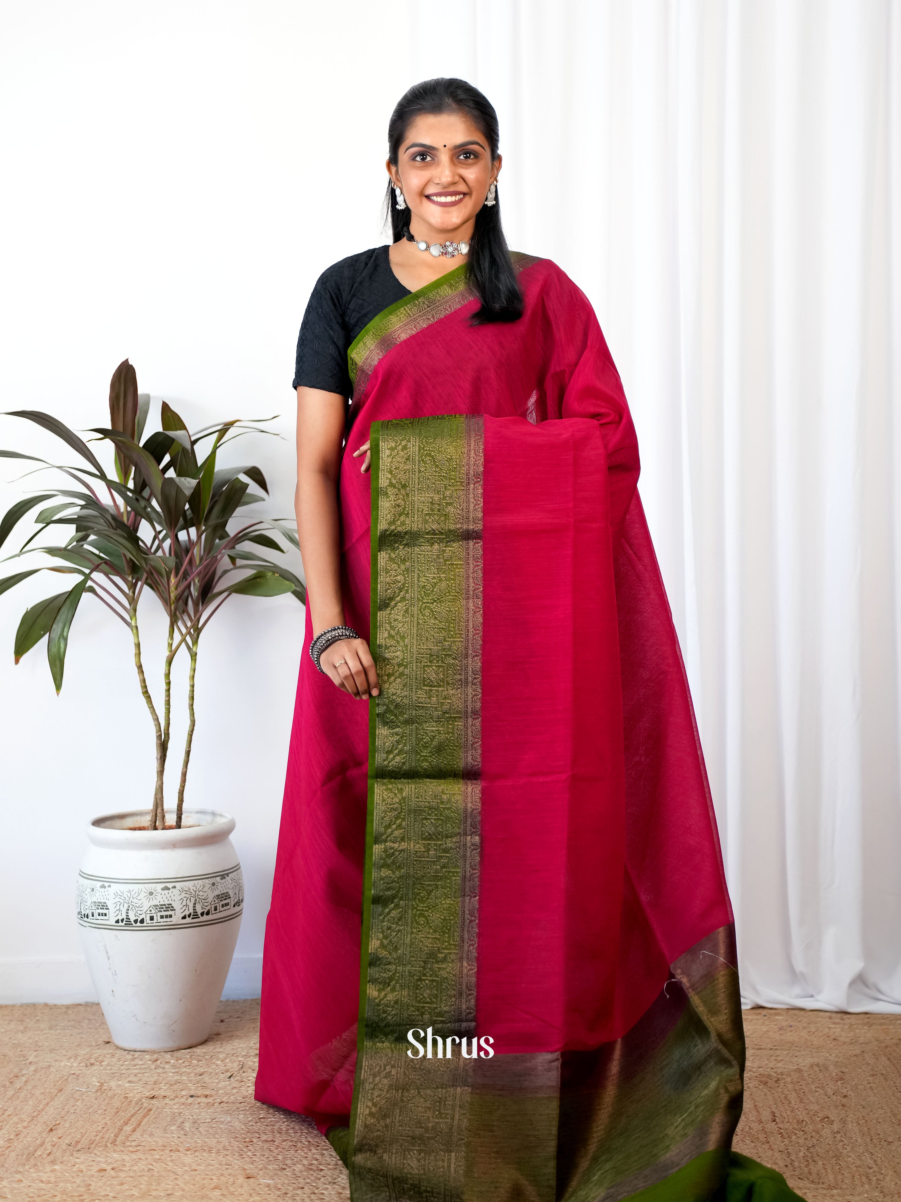 Red & Green - Semi Jute - Shop on Shrus.com