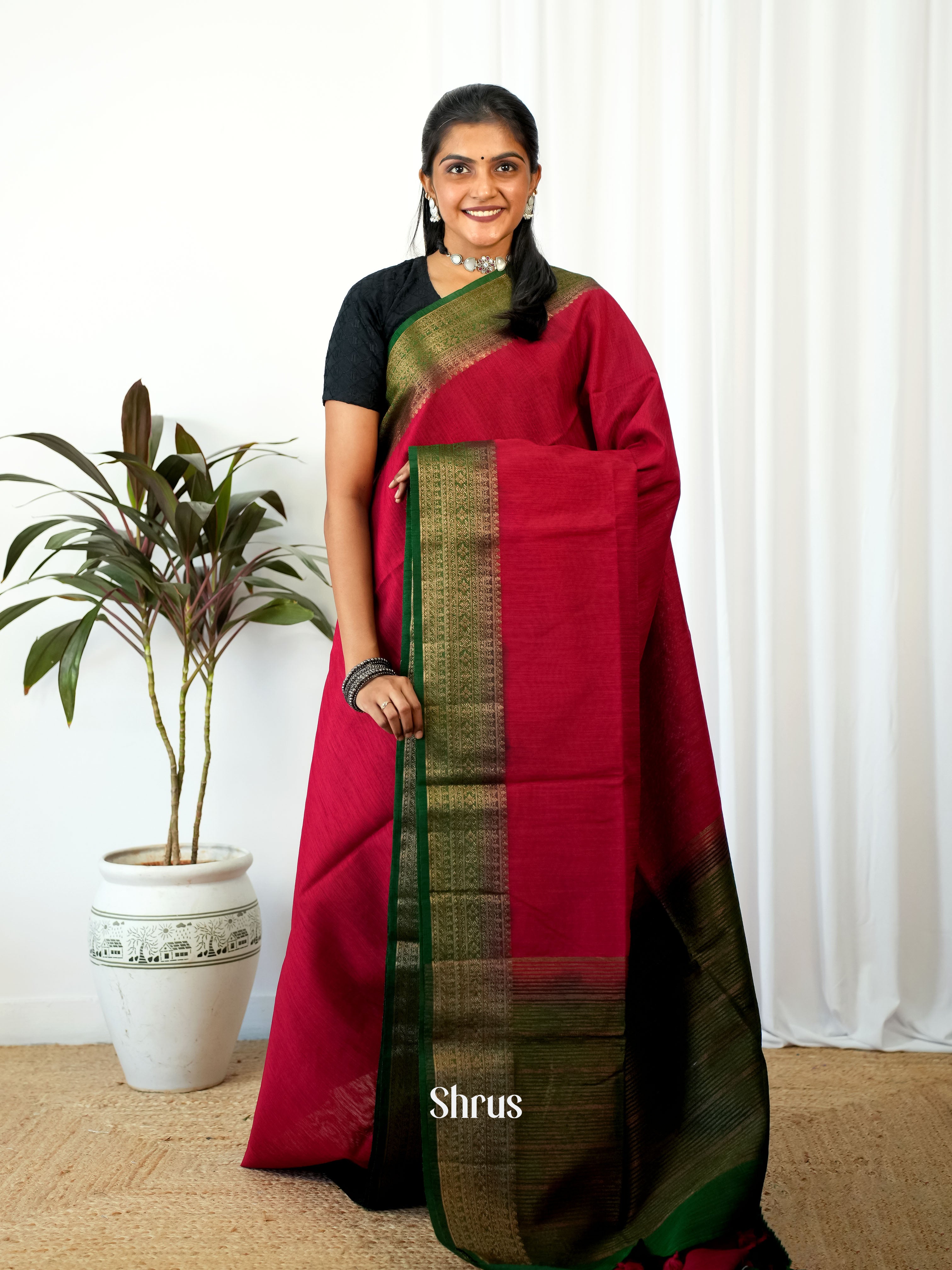 Red & Green - Semi Jute - Shop on Shrus.com